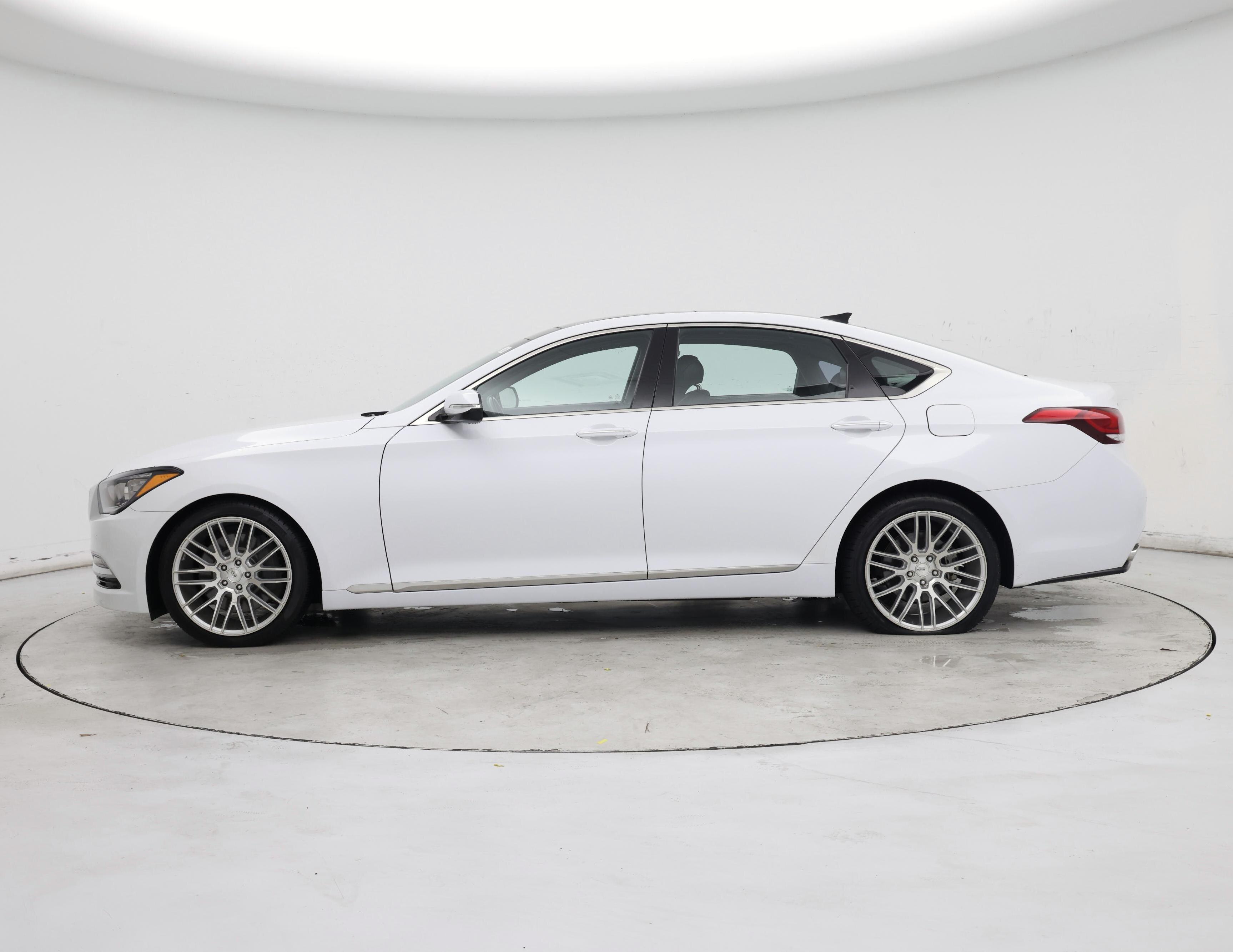 Thumbnail: 2015 Hyundai Genesis - 3