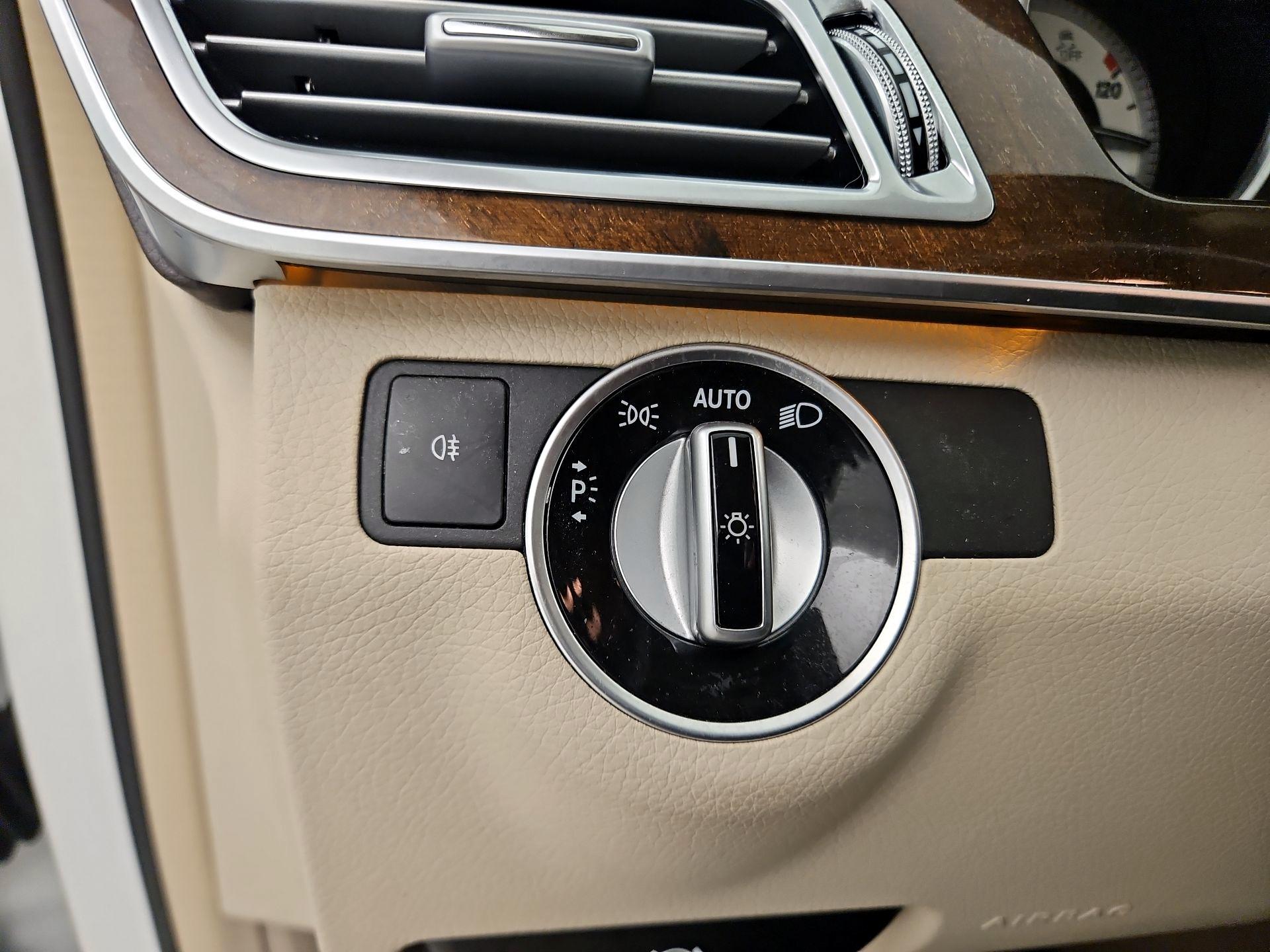 Thumbnail: 2016 Mercedes-Benz E-Class - 13