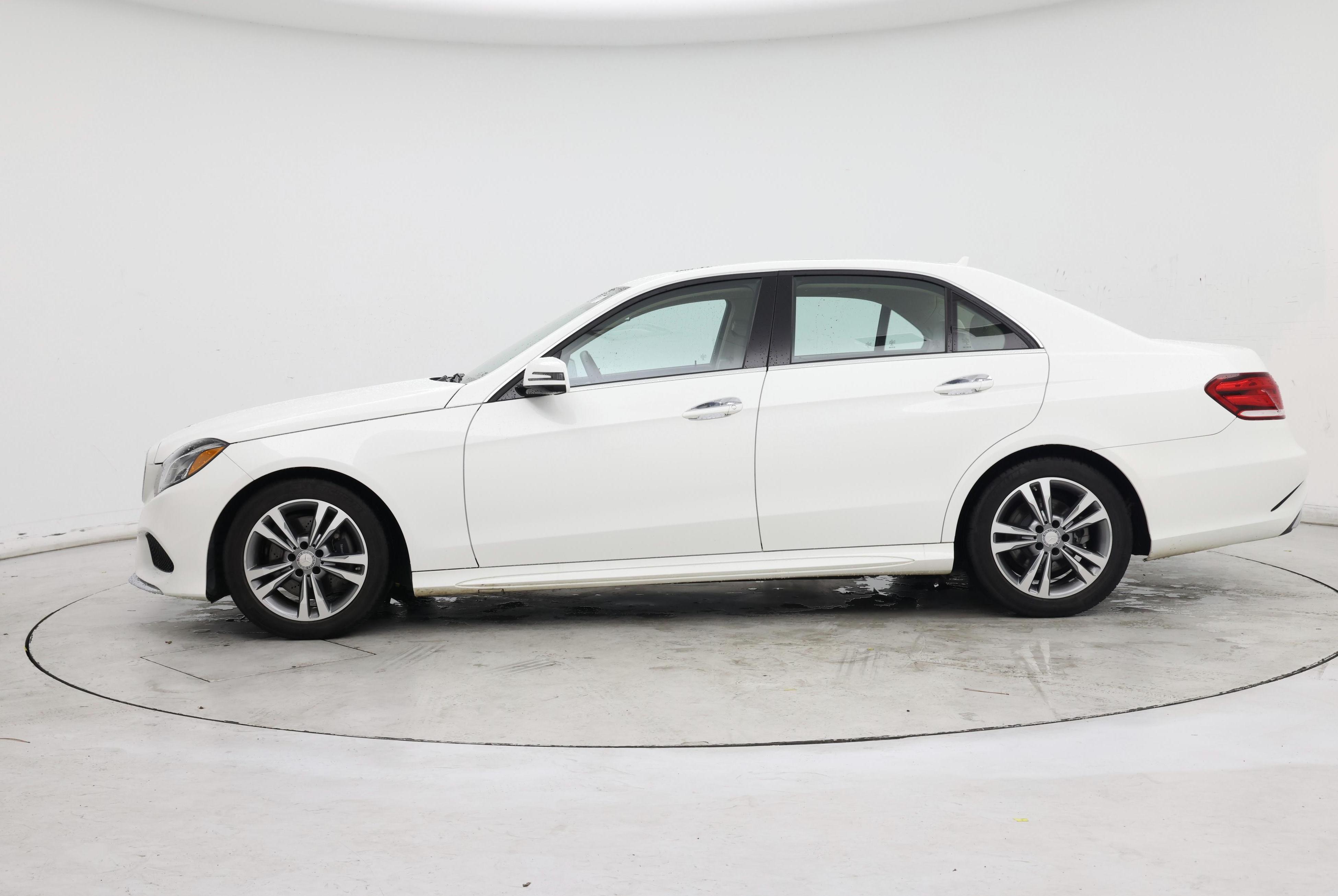 Thumbnail: 2016 Mercedes-Benz E-Class - 3