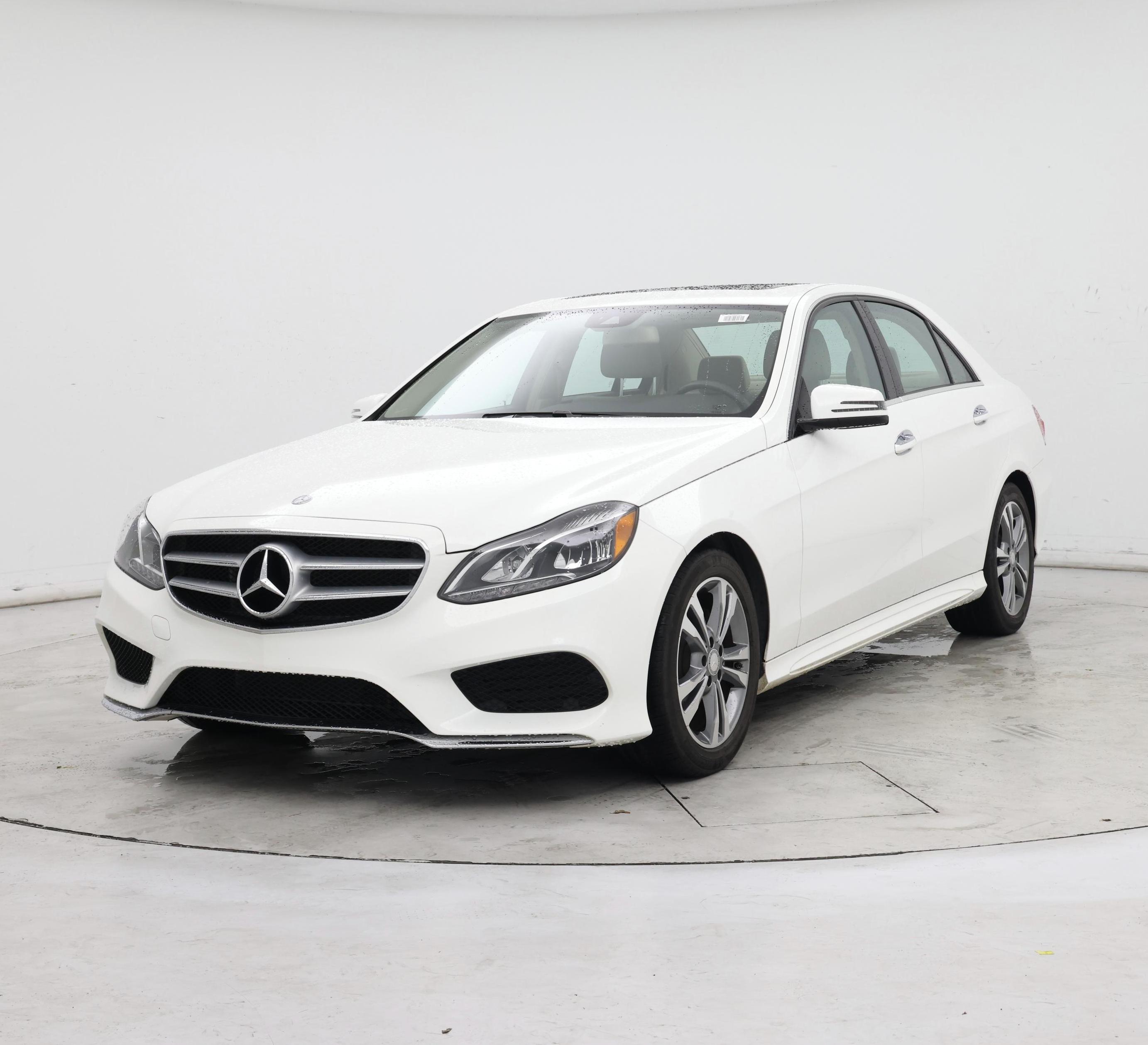 Thumbnail: 2016 Mercedes-Benz E-Class - 4