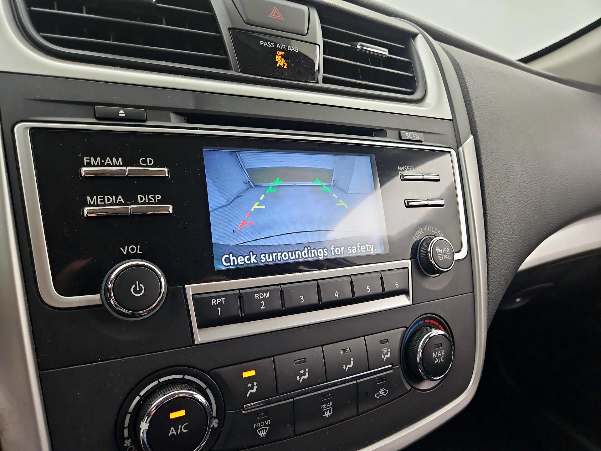 Thumbnail: 2017 Nissan Altima - 14