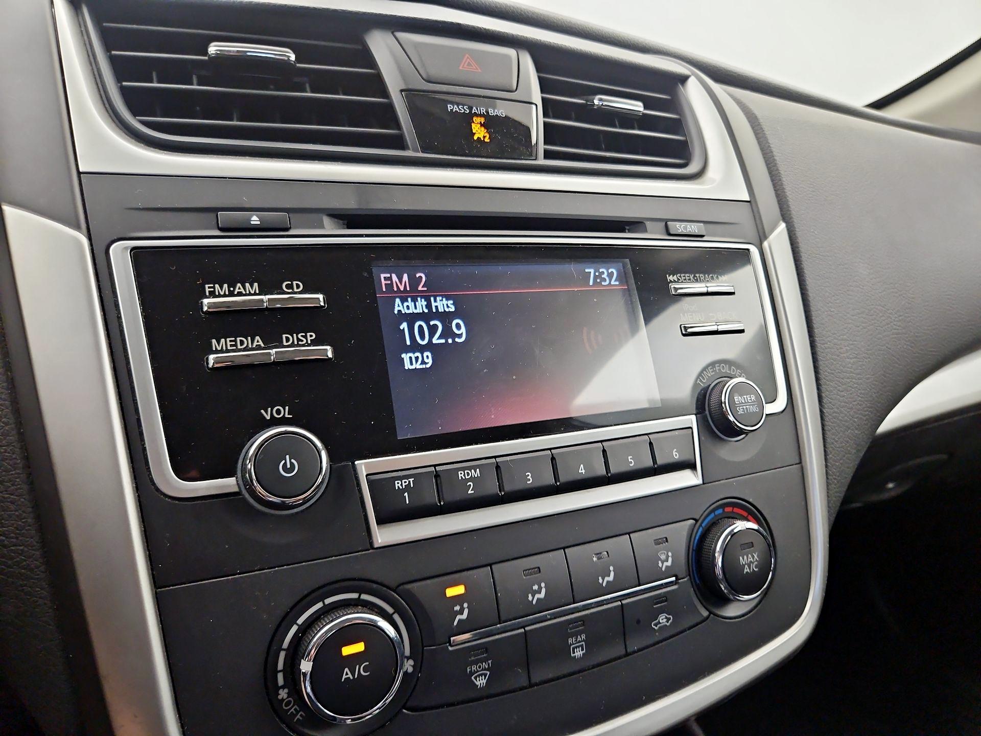 Thumbnail: 2017 Nissan Altima - 15