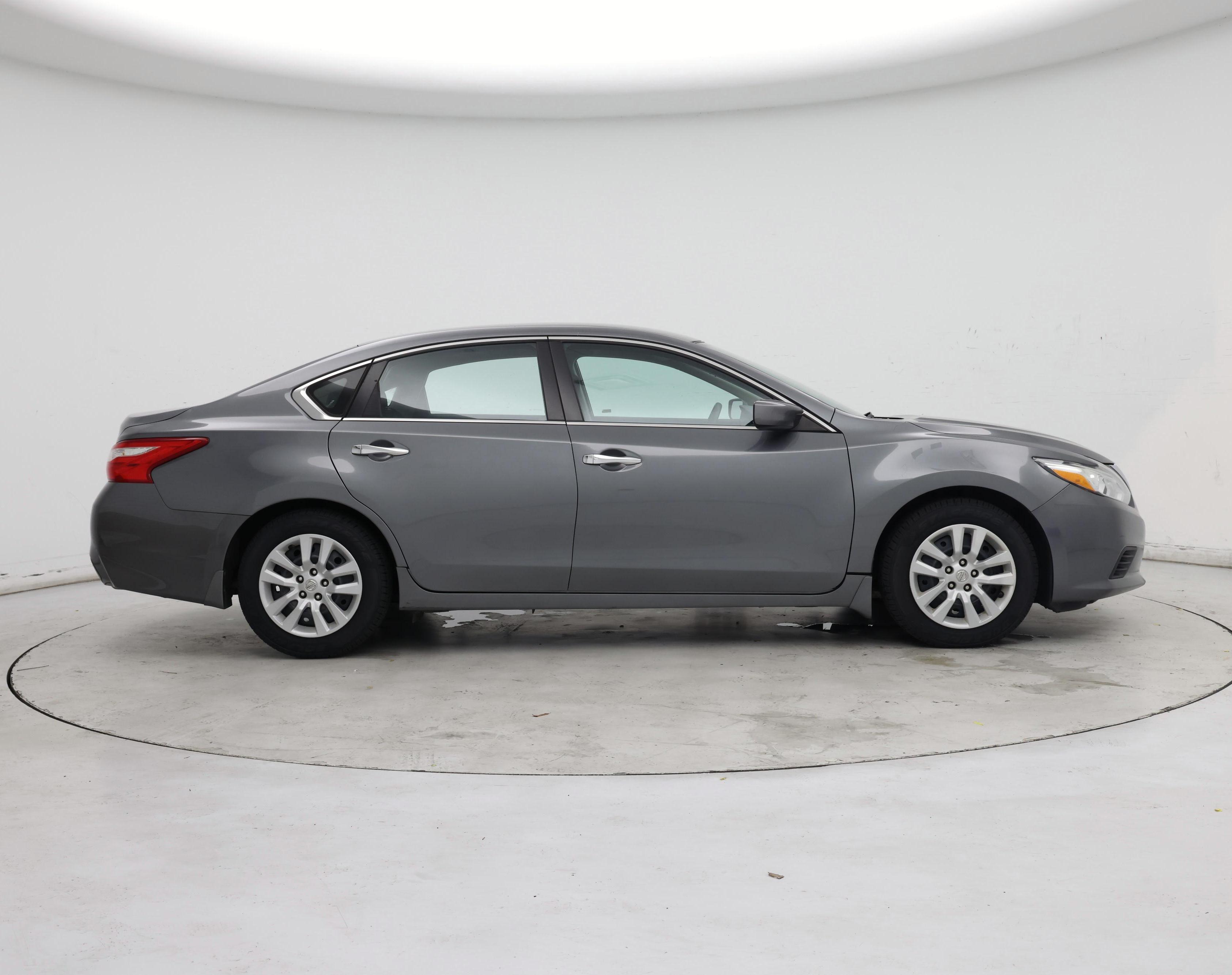 Thumbnail: 2017 Nissan Altima - 7