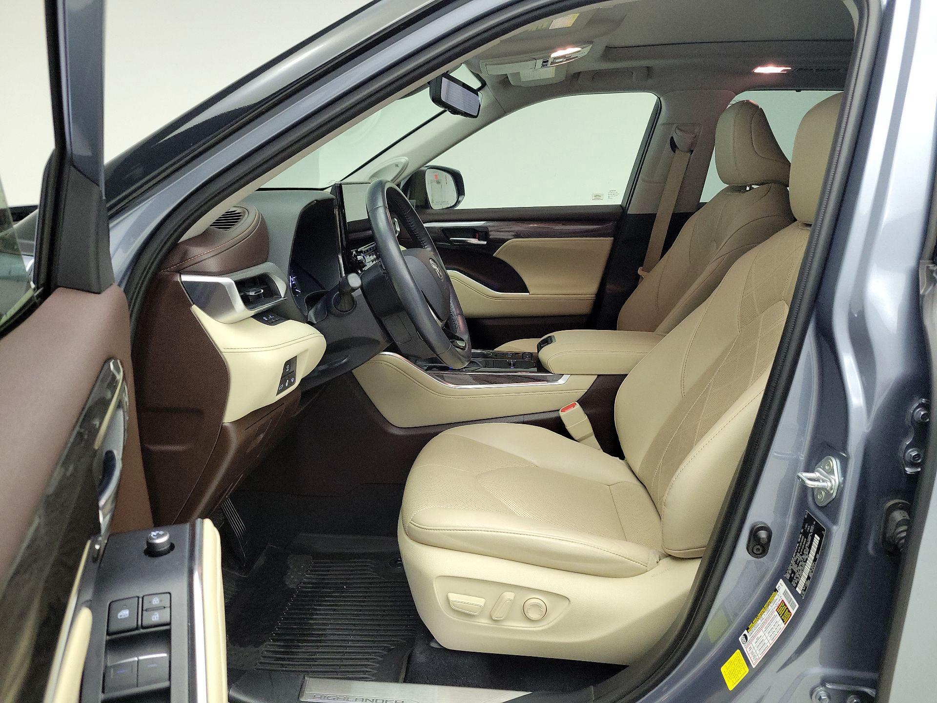 Thumbnail: 2020 Toyota Highlander - 11