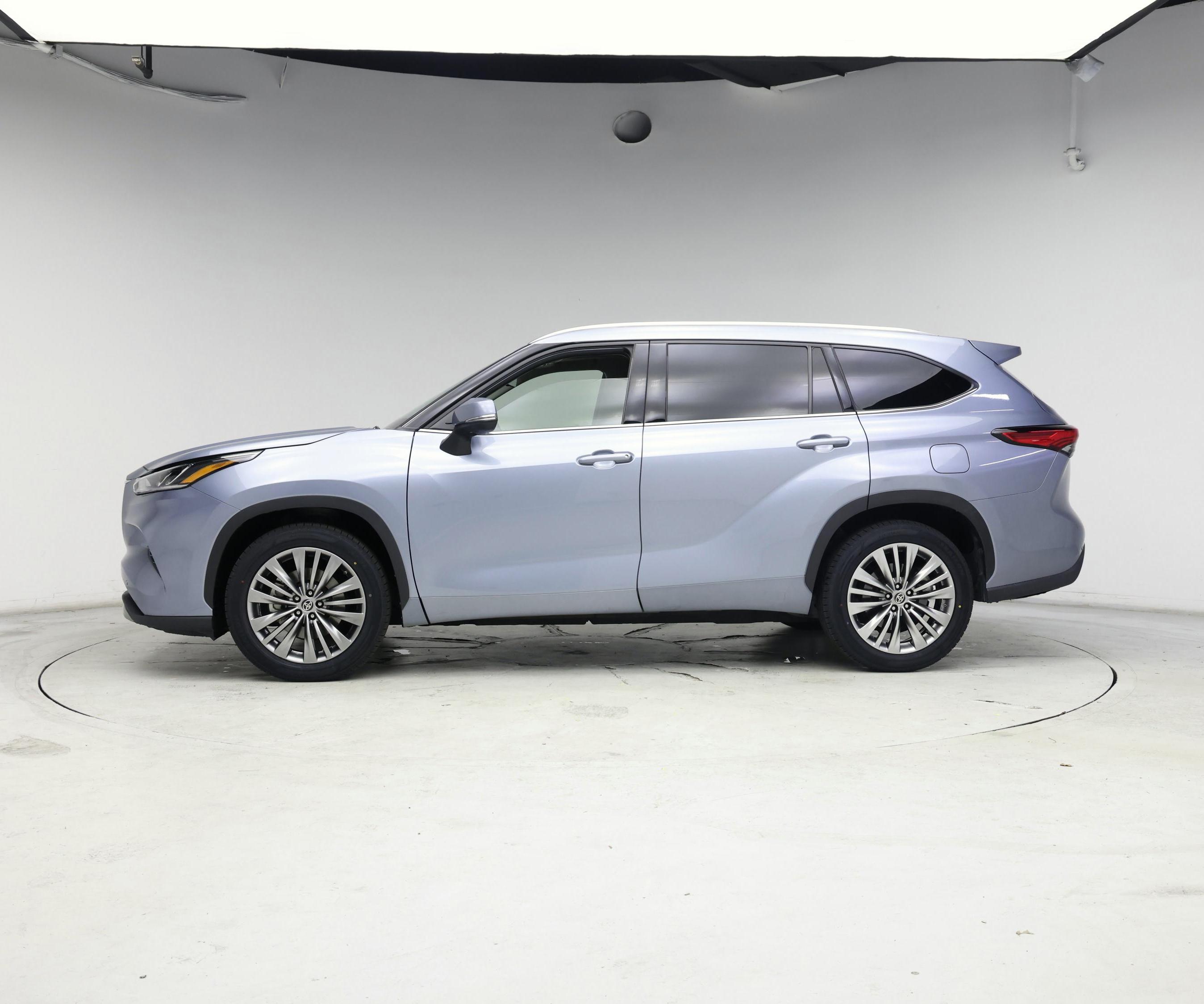 Thumbnail: 2020 Toyota Highlander - 3