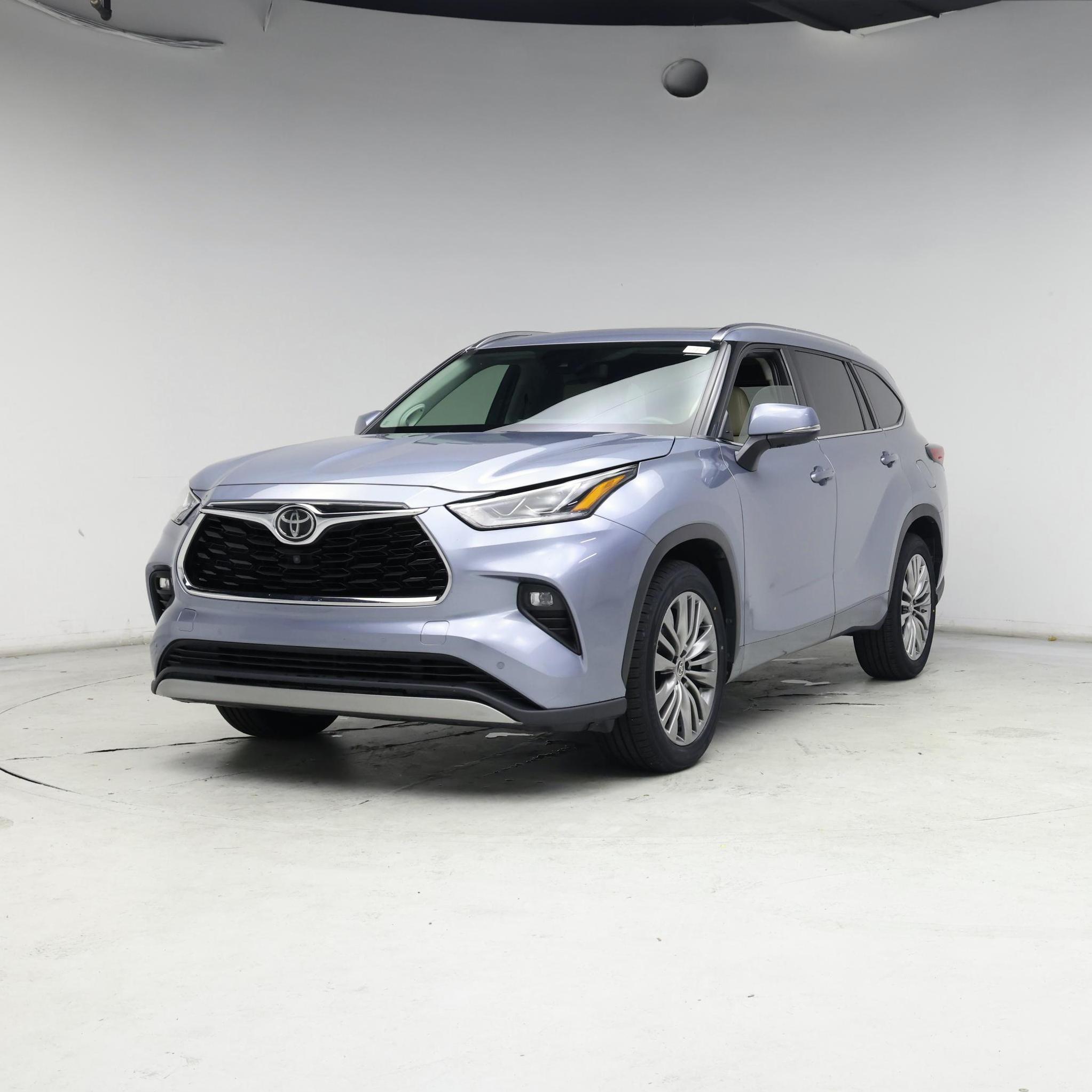 Thumbnail: 2020 Toyota Highlander - 4