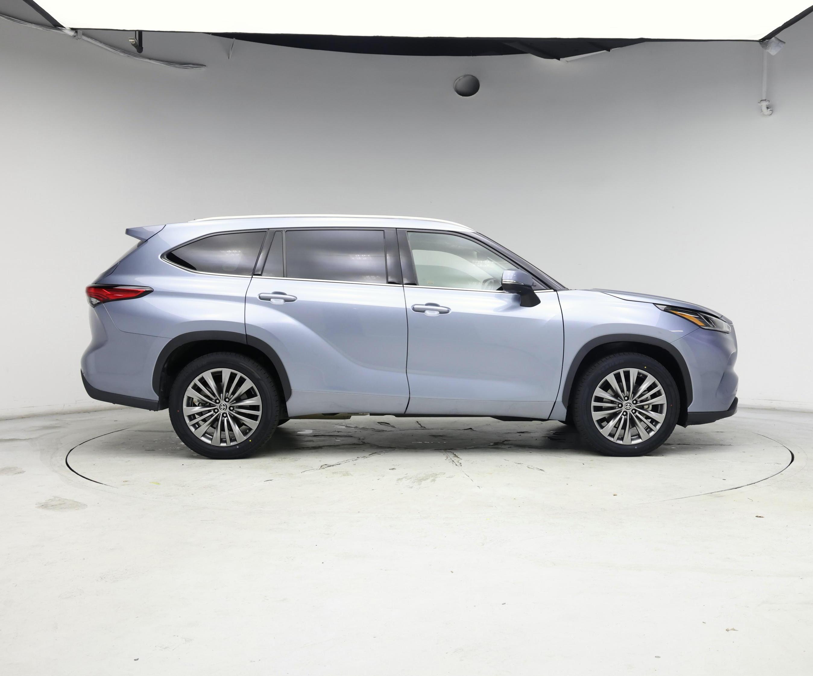 Thumbnail: 2020 Toyota Highlander - 7