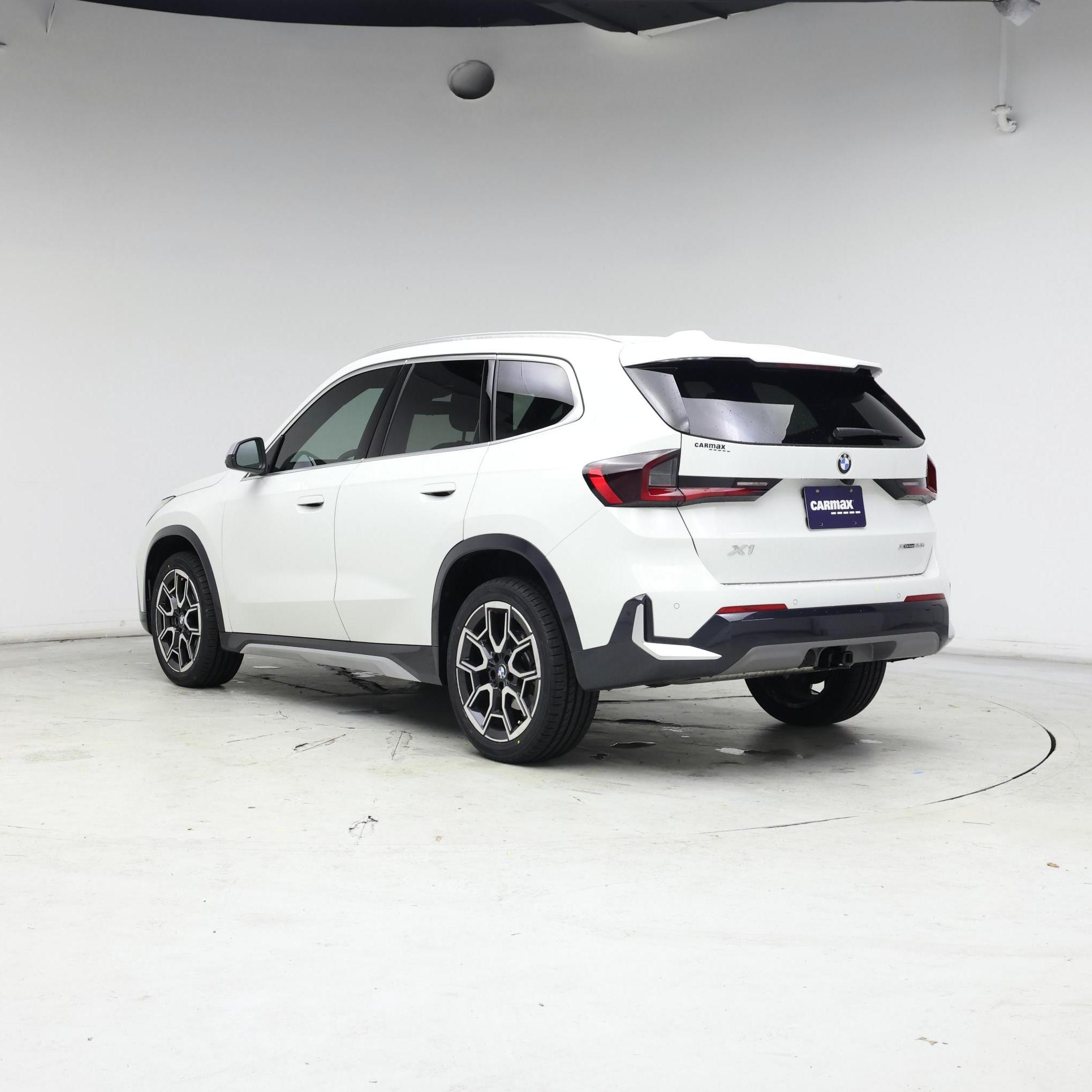 Thumbnail: 2023 BMW X1 - 2