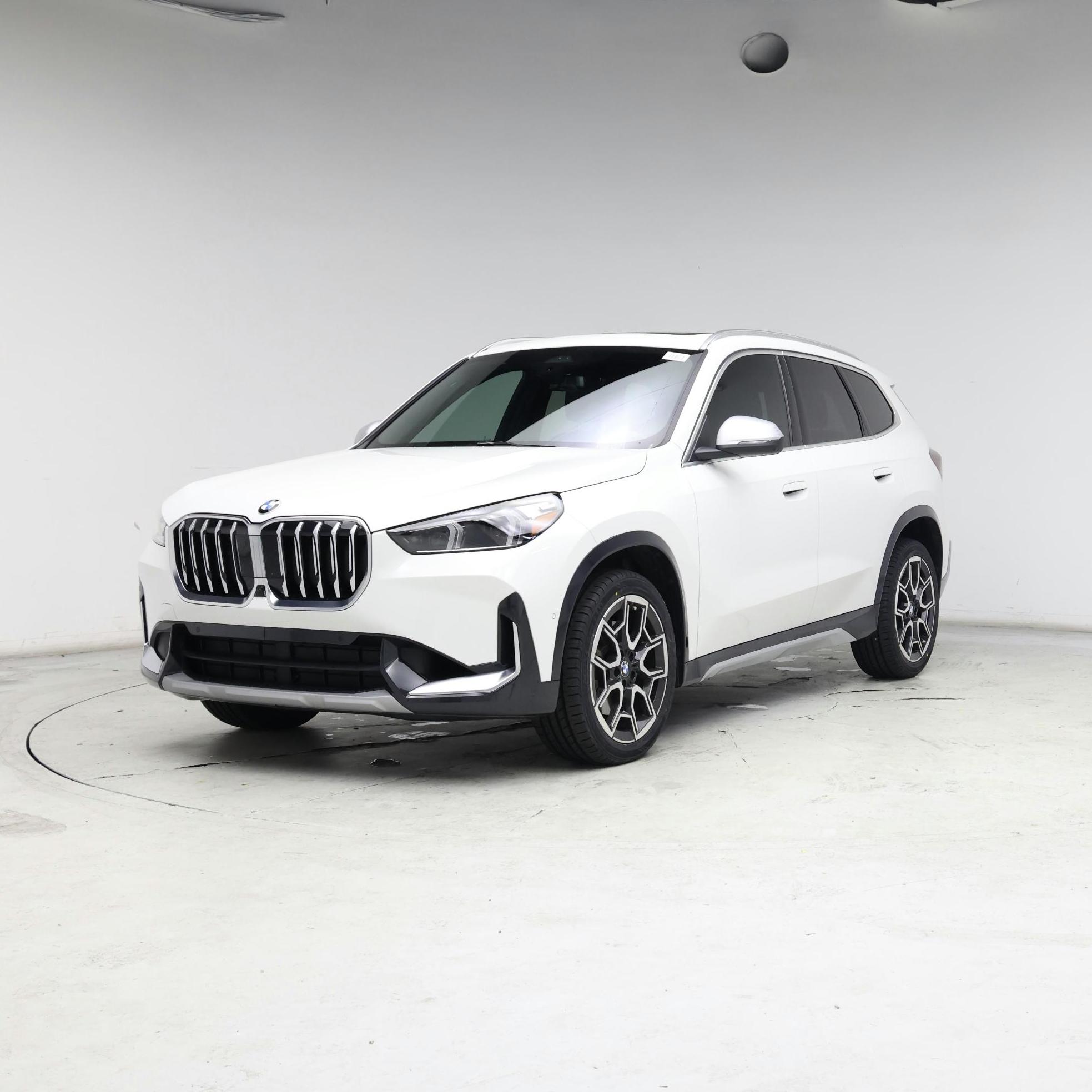 Thumbnail: 2023 BMW X1 - 4