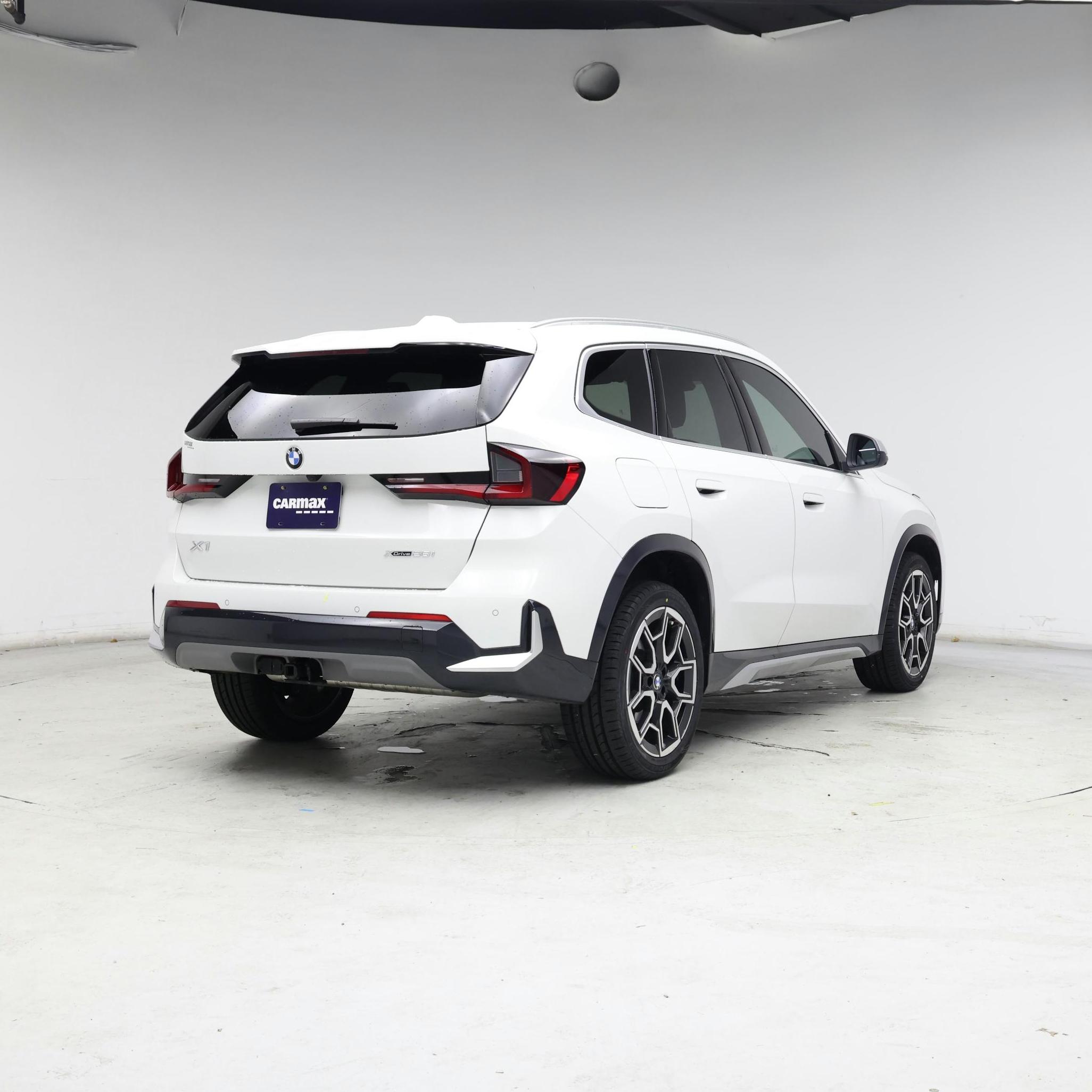 Thumbnail: 2023 BMW X1 - 8