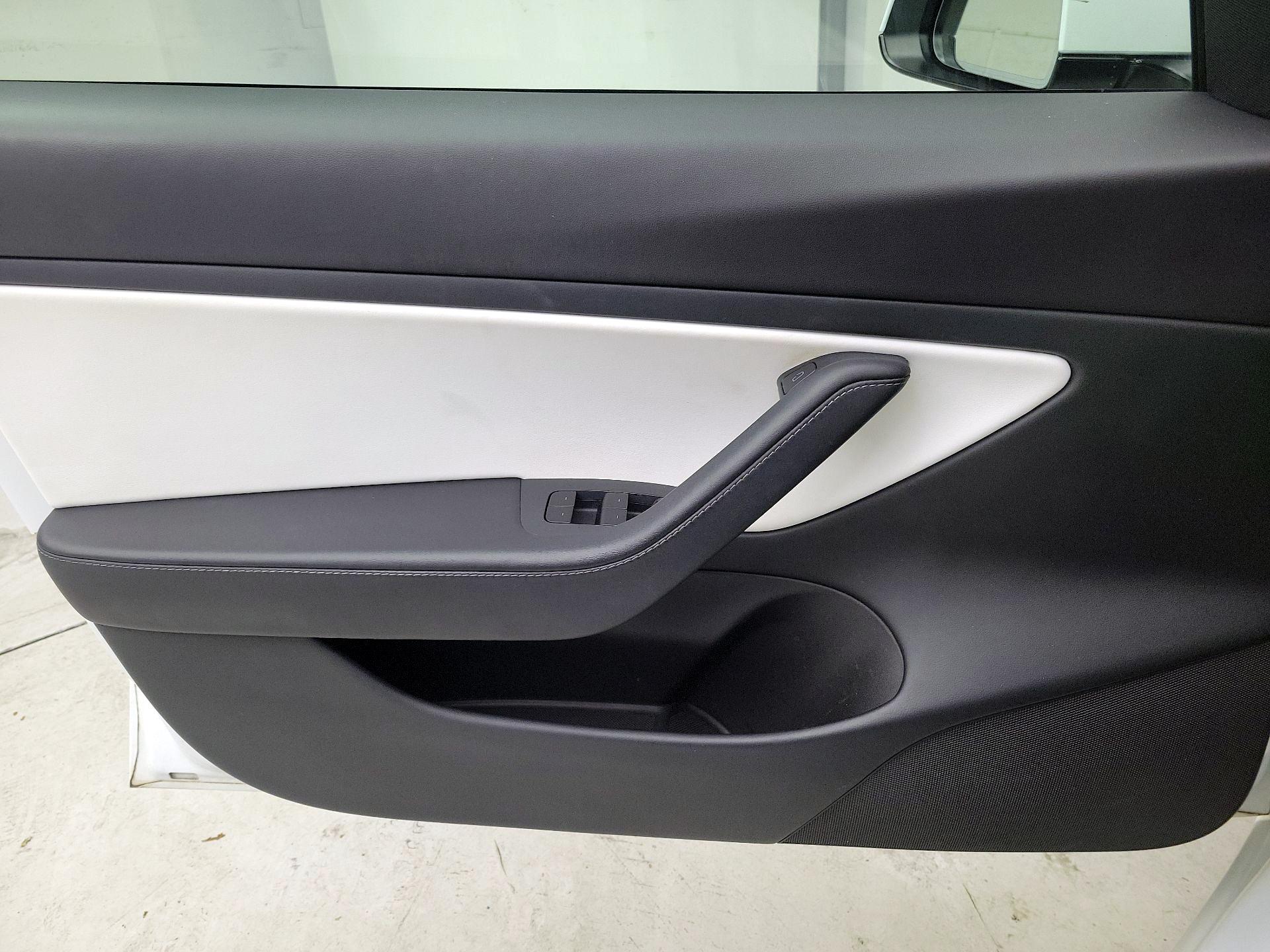 Thumbnail: 2021 Tesla Model 3 - 12