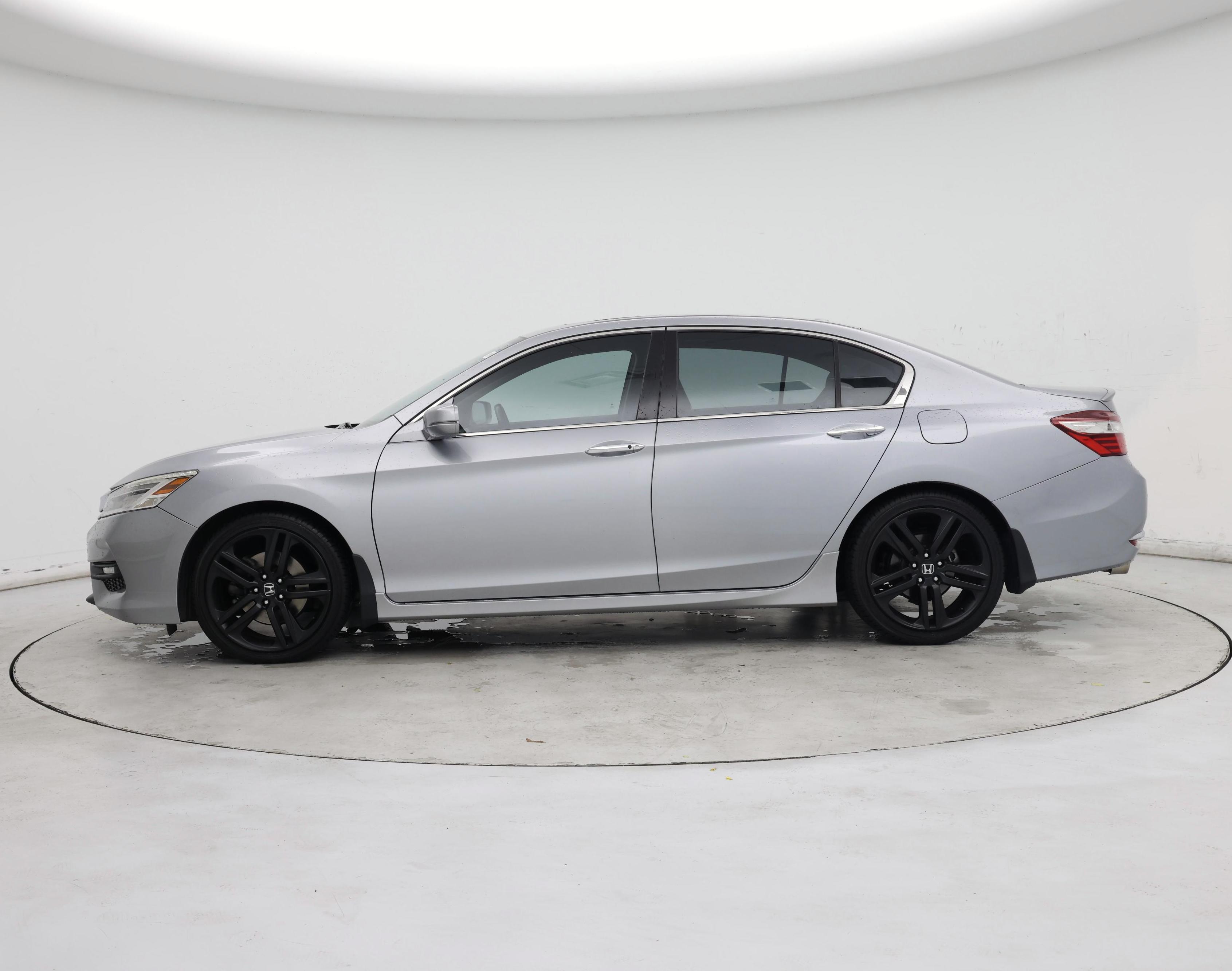 Thumbnail: 2017 Honda Accord - 3