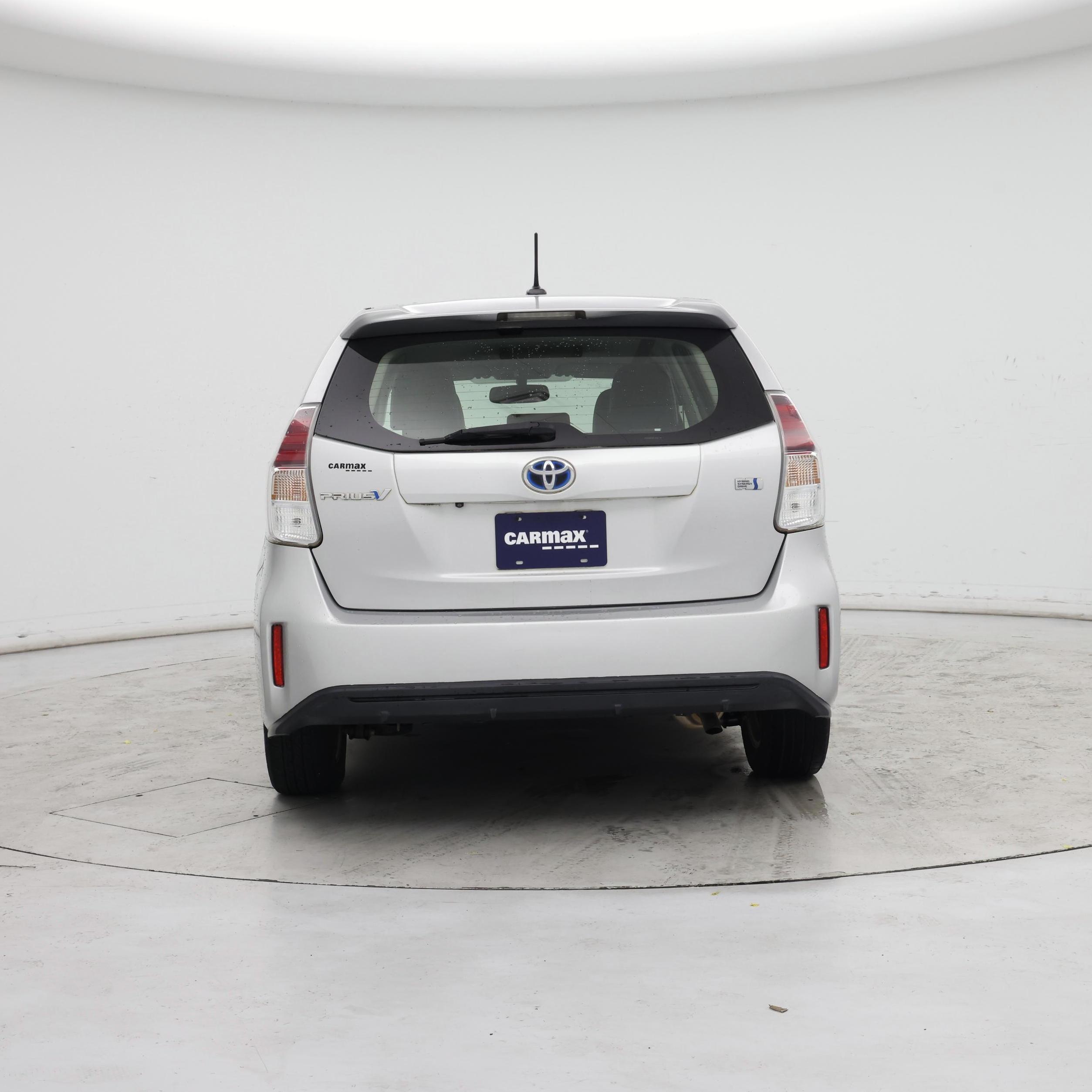 Thumbnail: 2015 Toyota Prius v - 6
