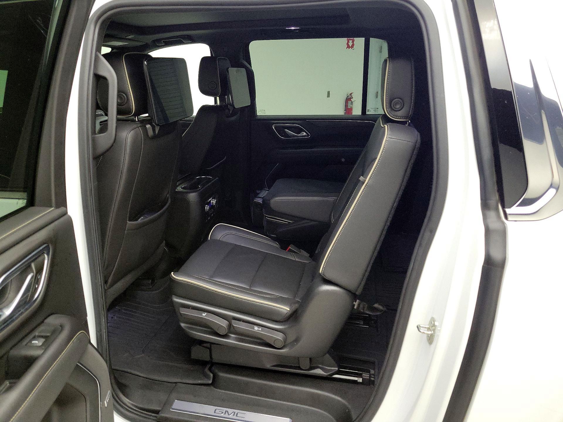Thumbnail: 2022 GMC Yukon XL - 19