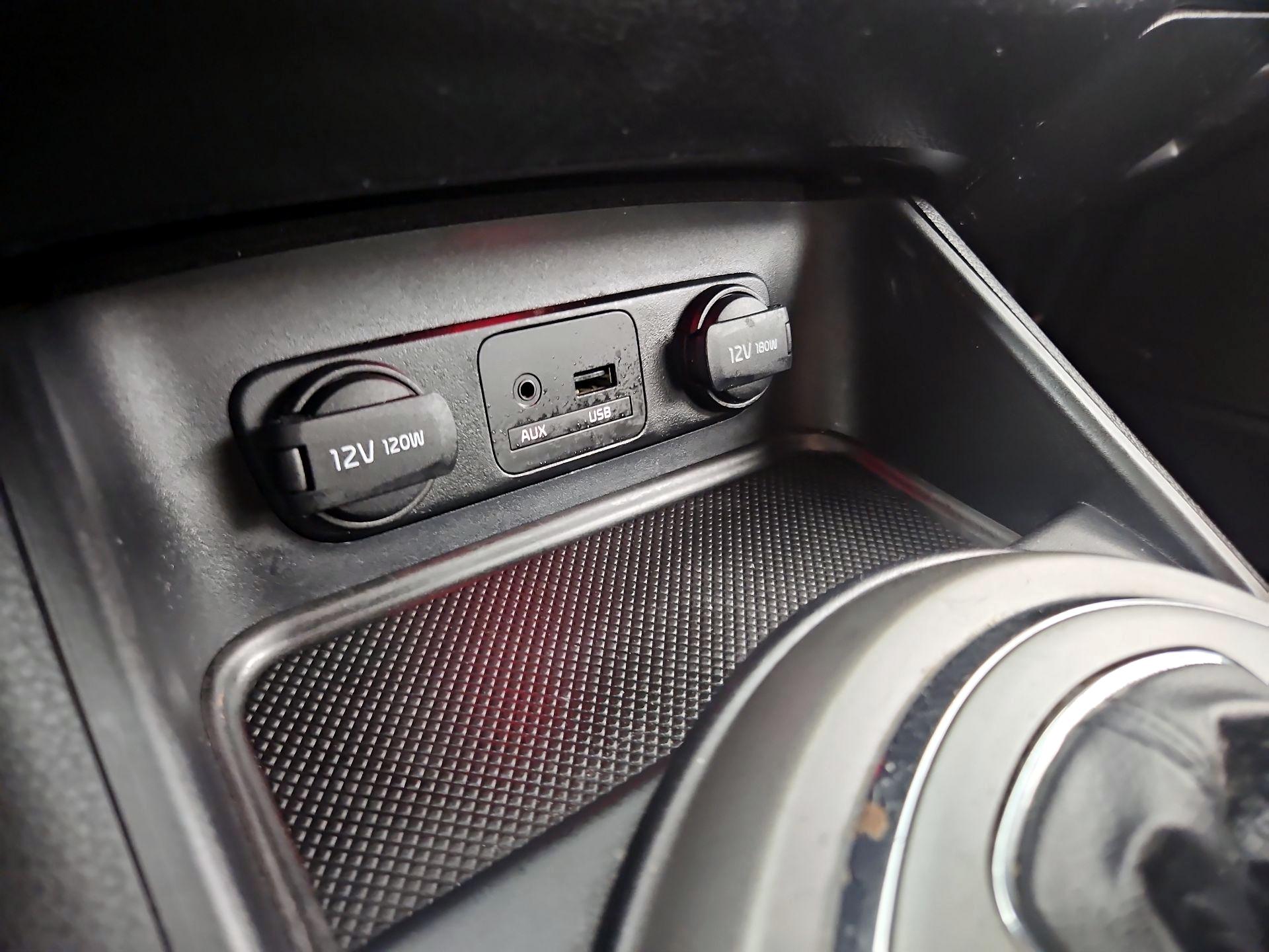 Thumbnail: 2014 Kia Sportage - 17