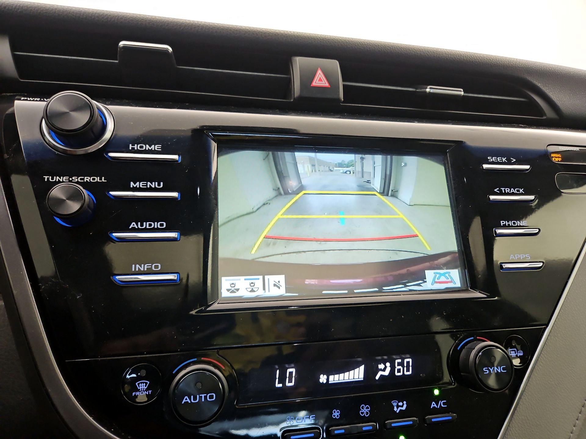 Thumbnail: 2018 Toyota Camry - 14