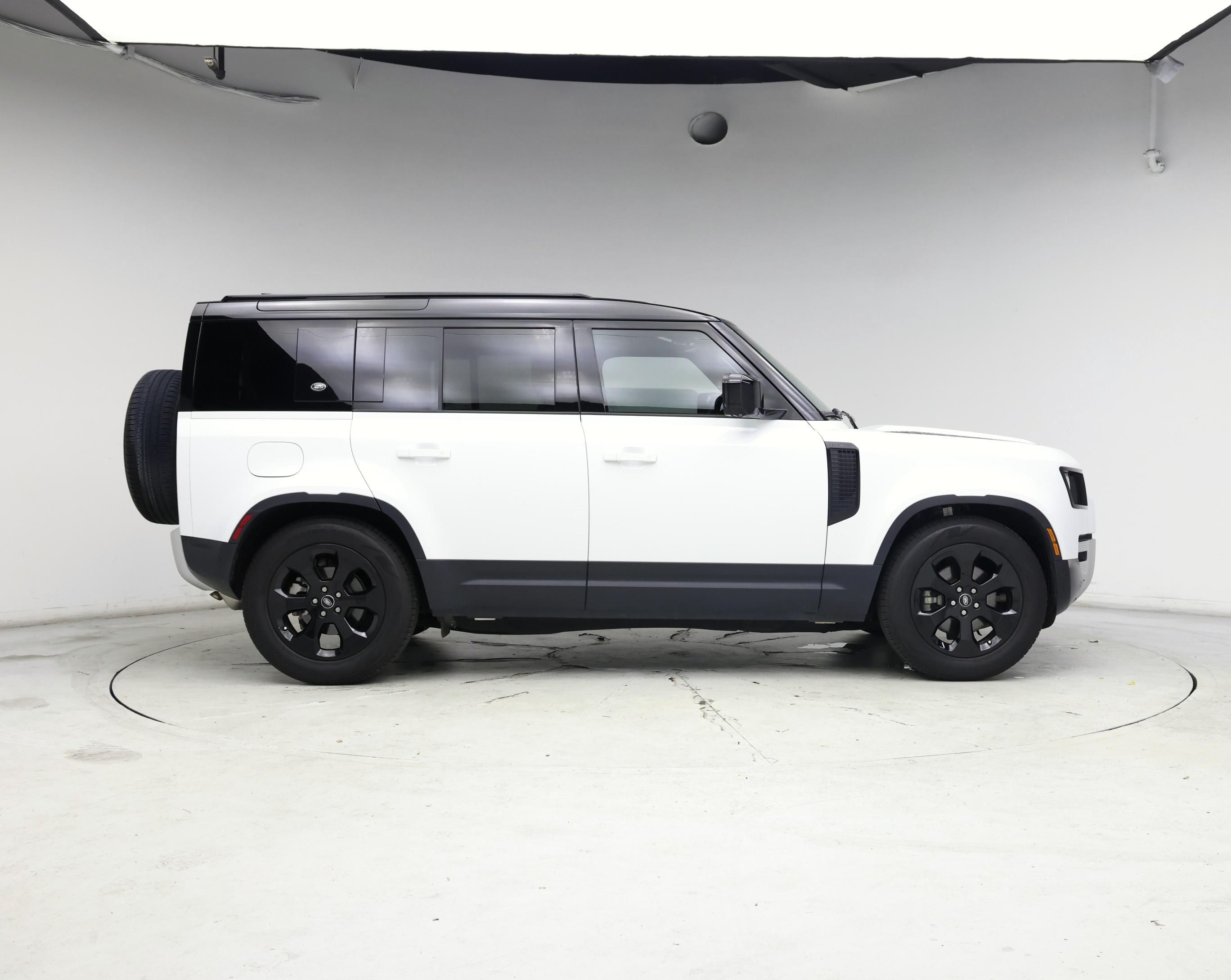 Thumbnail: 2024 Land Rover Defender - 7
