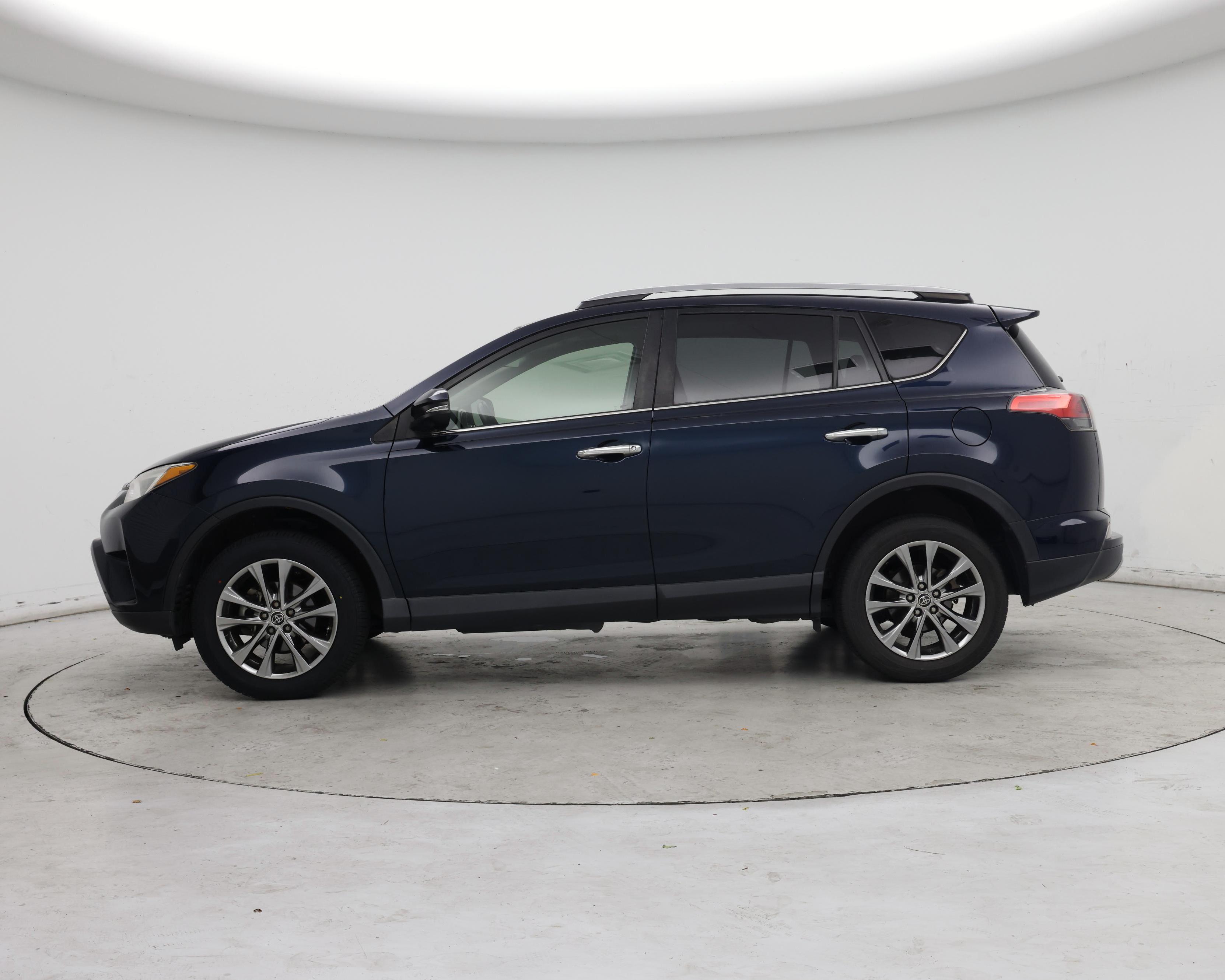 Thumbnail: 2018 Toyota RAV4 - 3