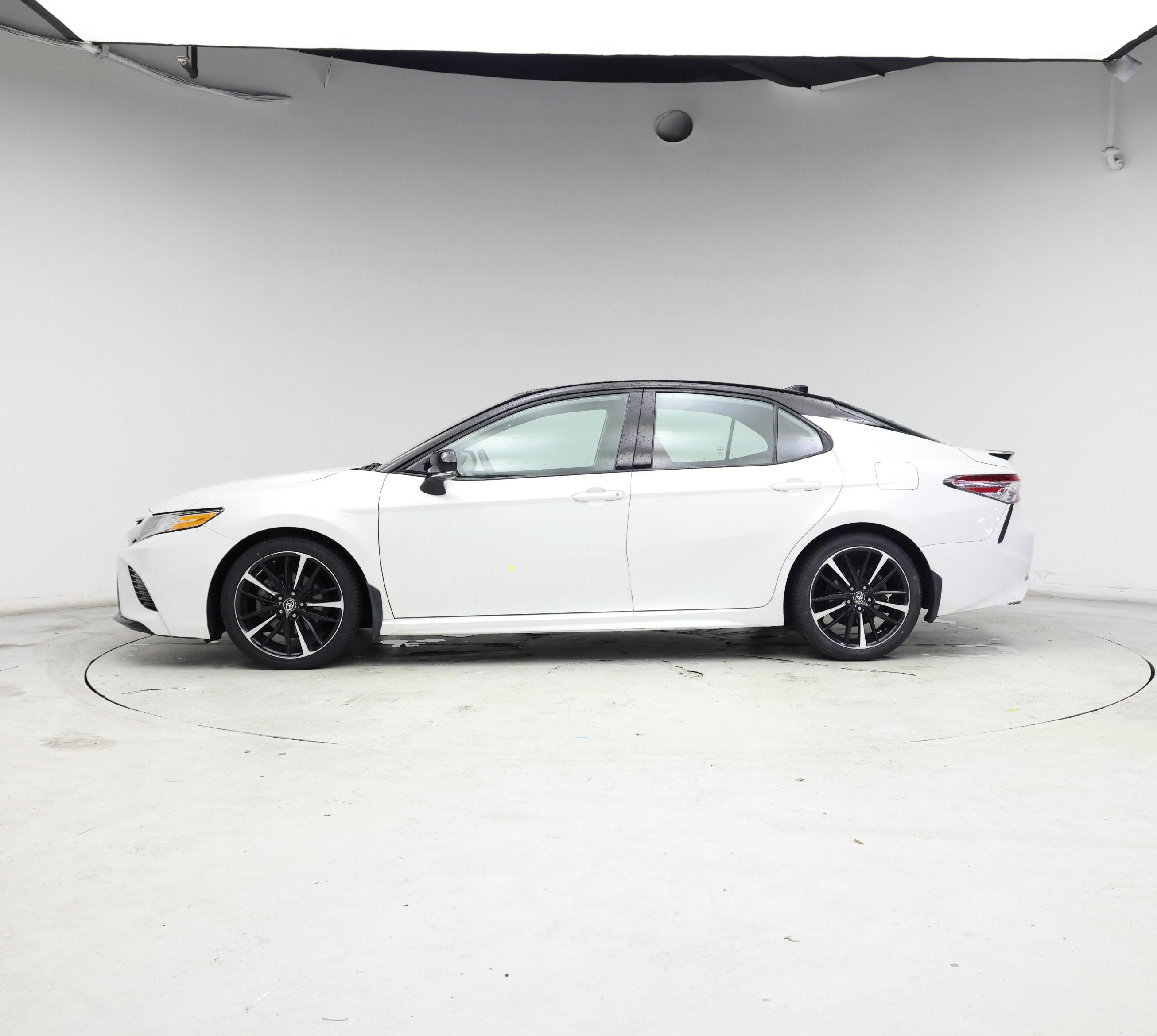 Thumbnail: 2020 Toyota Camry - 3