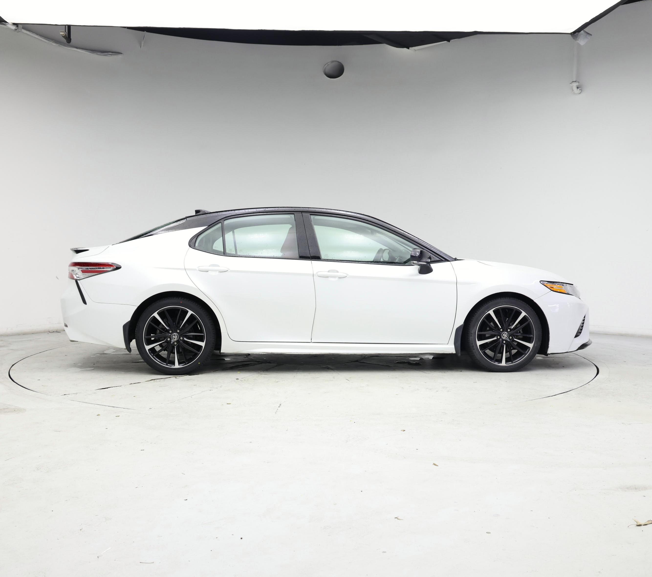 Thumbnail: 2020 Toyota Camry - 7