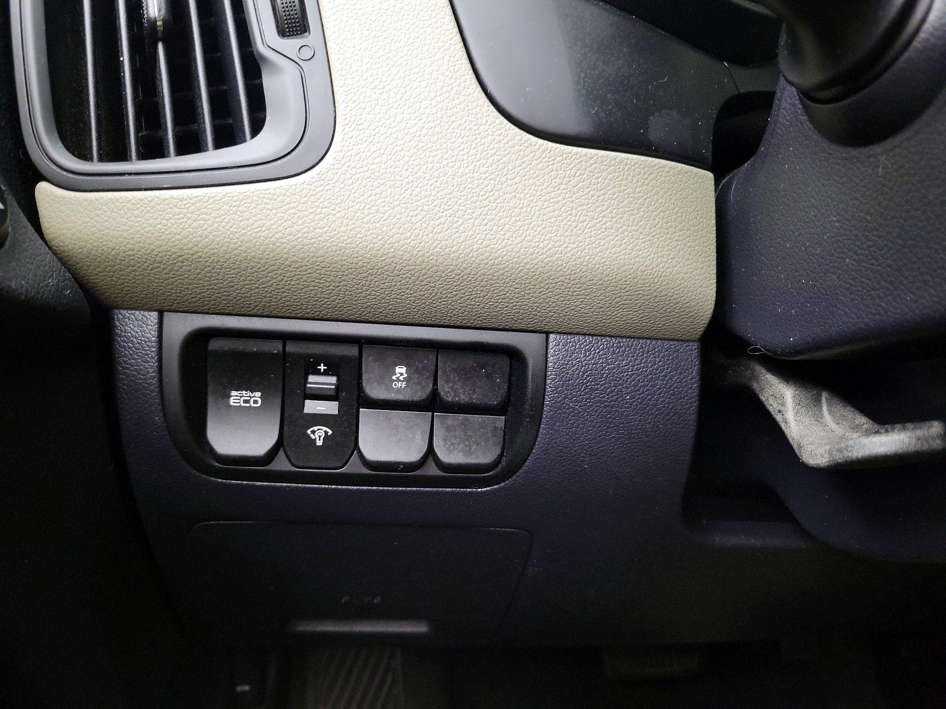 Thumbnail: 2014 Kia Rio - 13