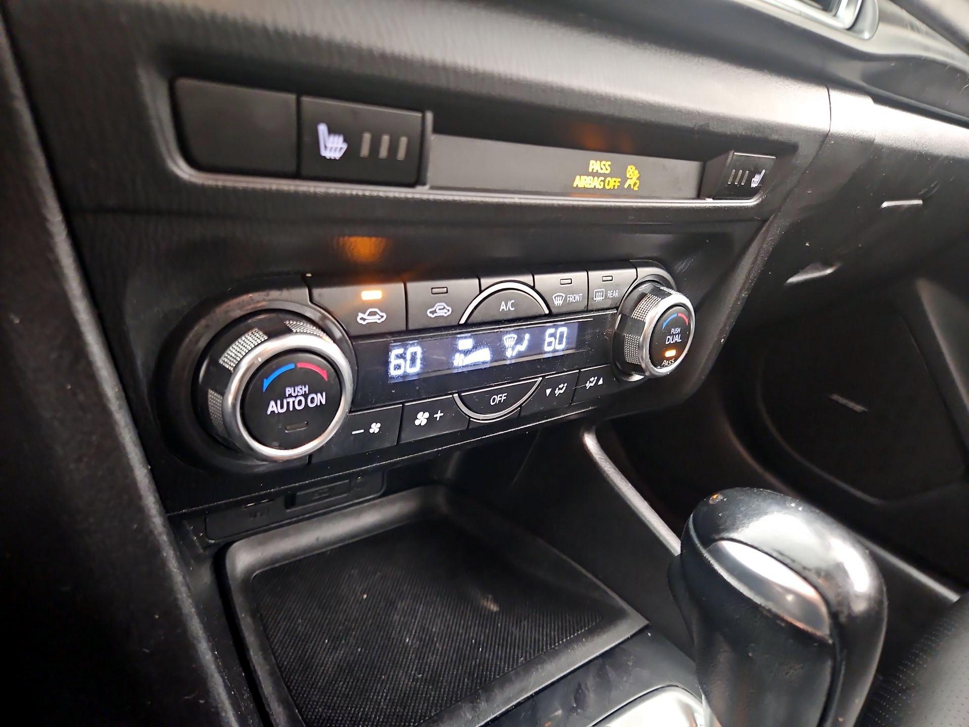 Thumbnail: 2018 Mazda Mazda3 - 16