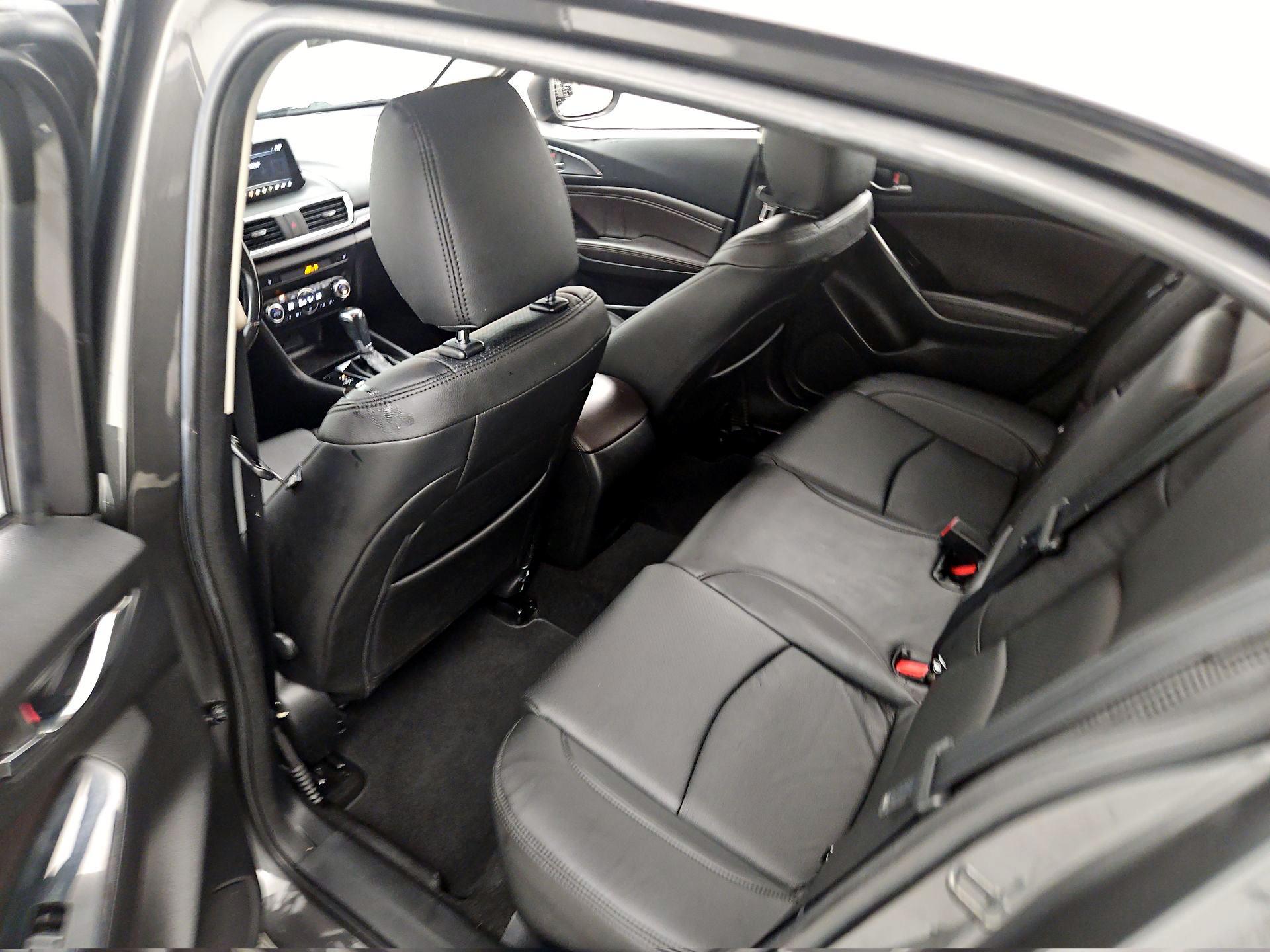 Thumbnail: 2018 Mazda Mazda3 - 19