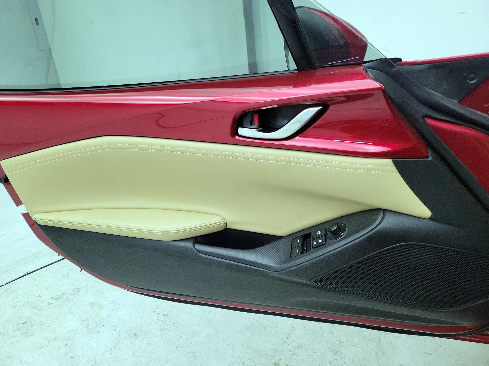 Thumbnail: 2017 Mazda MX-5 Miata - 12