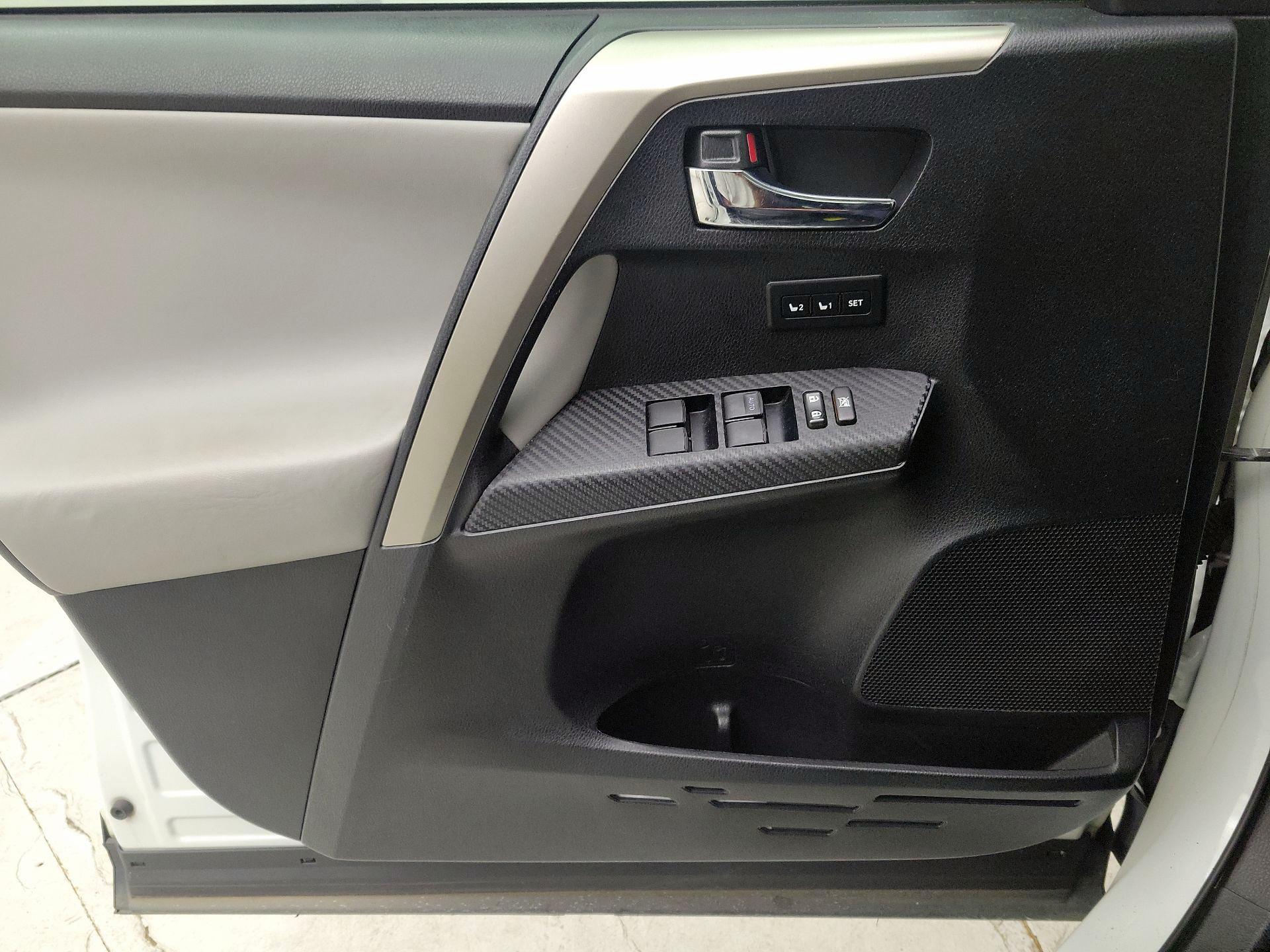Thumbnail: 2014 Toyota RAV4 - 12