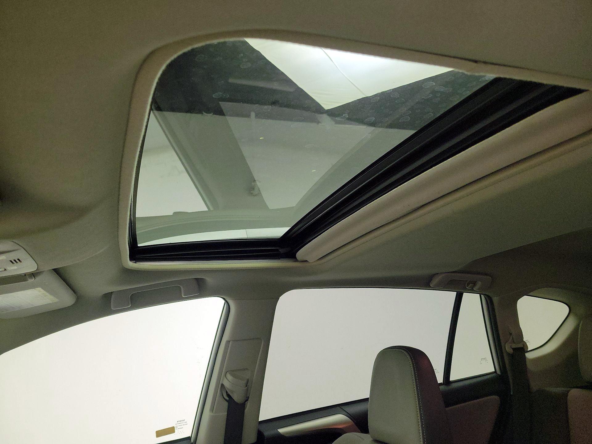 Thumbnail: 2014 Toyota RAV4 - 19