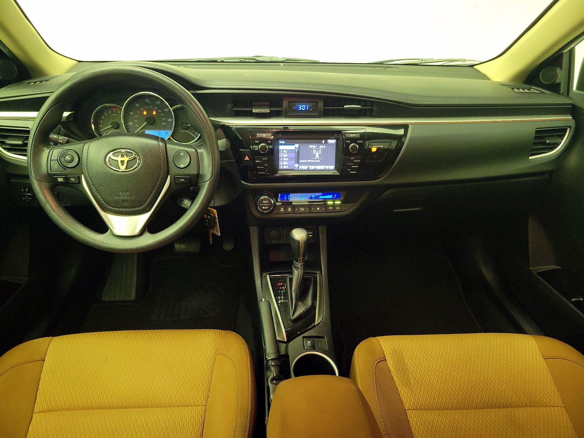 Thumbnail: 2015 Toyota Corolla - 9