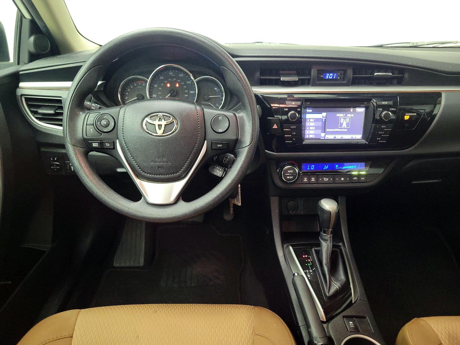 Thumbnail: 2015 Toyota Corolla - 10