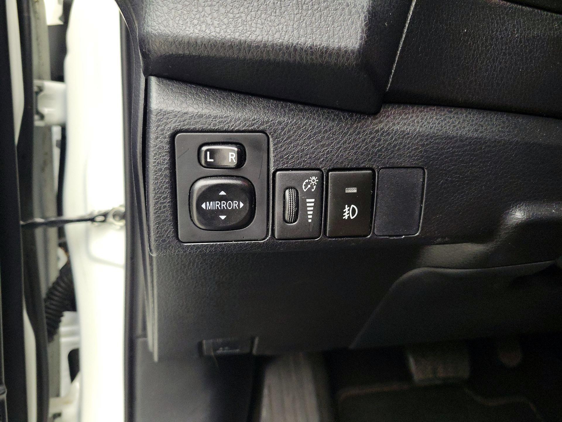 Thumbnail: 2015 Toyota Corolla - 13