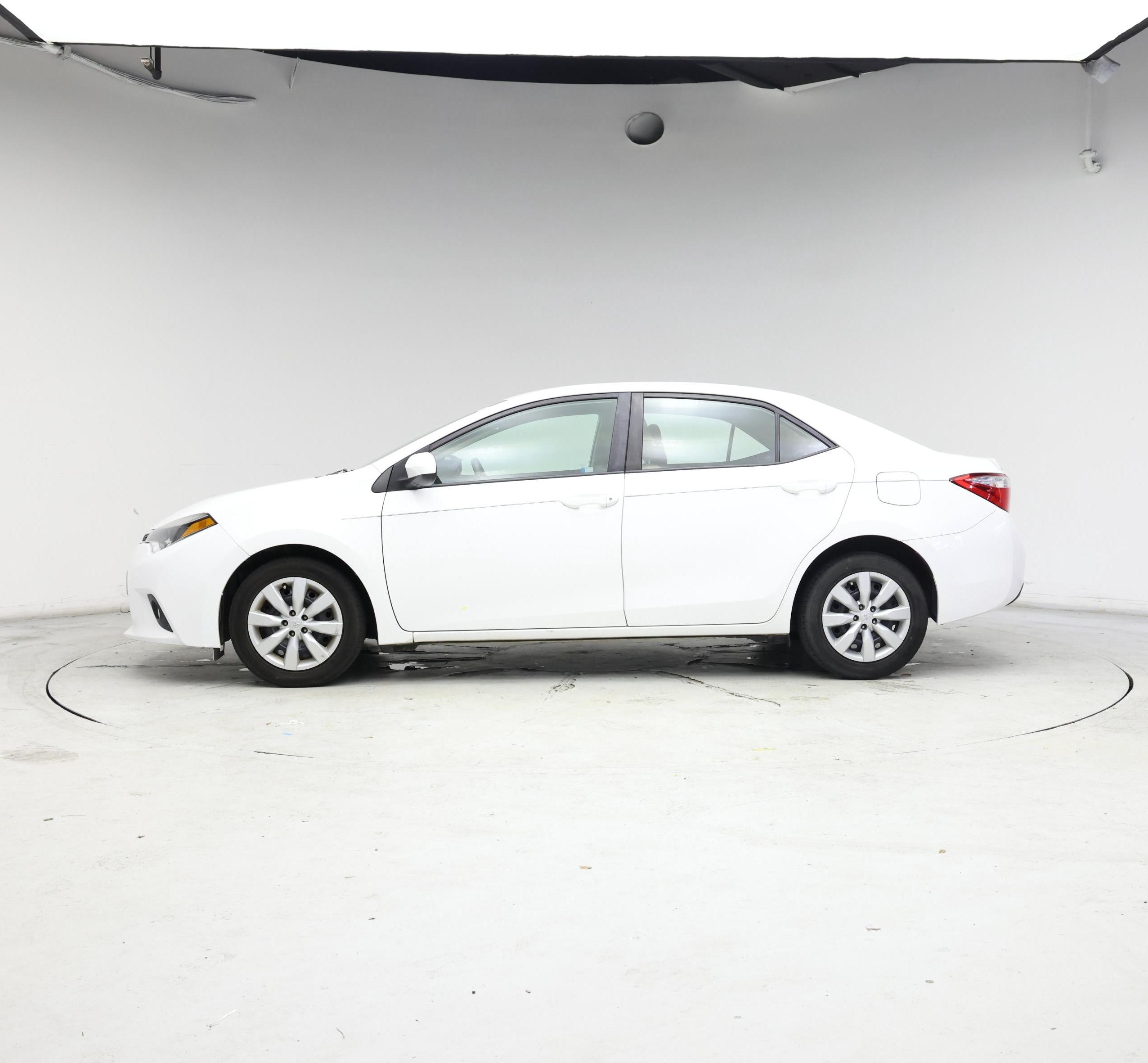 Thumbnail: 2015 Toyota Corolla - 3