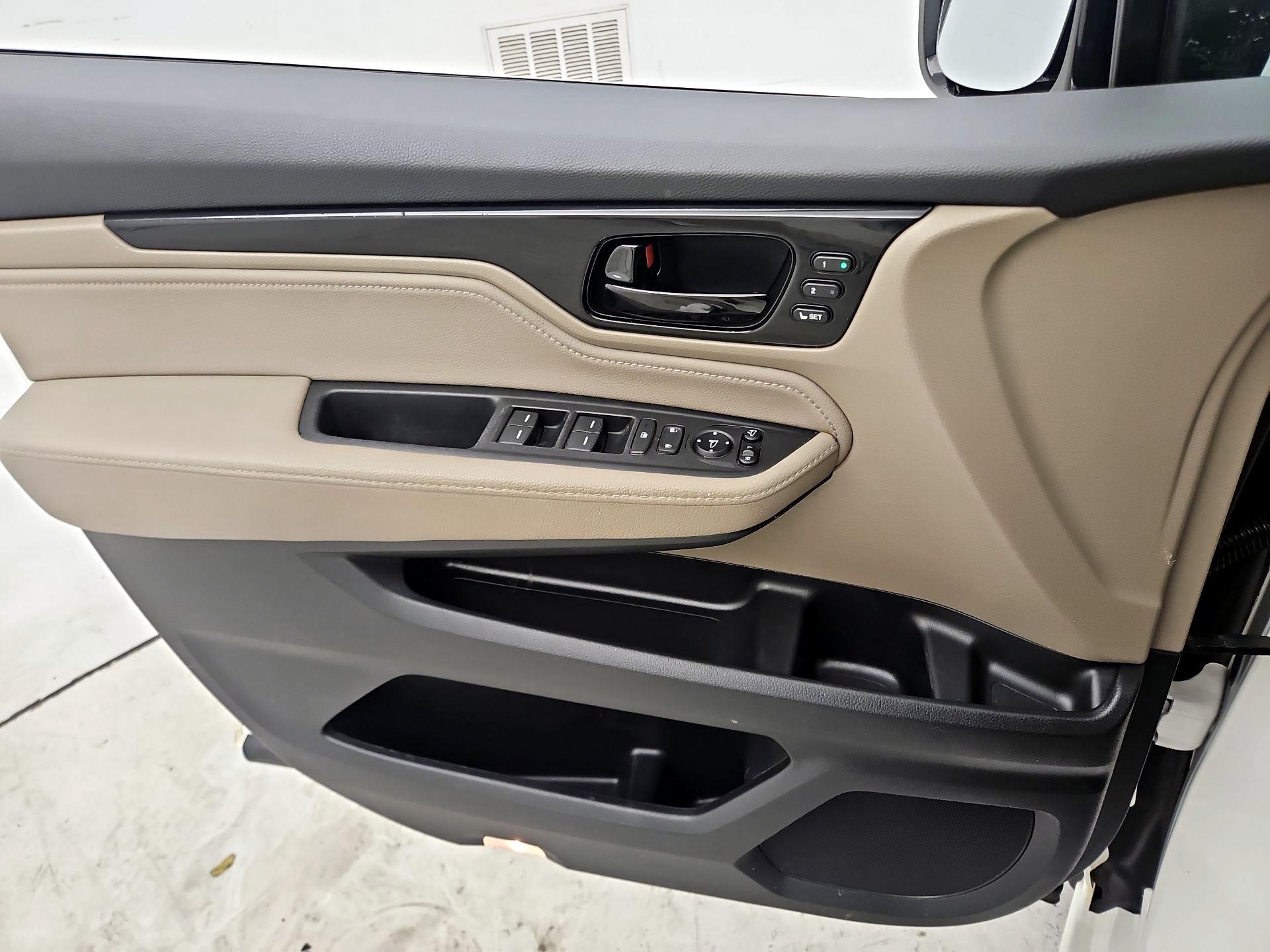 Thumbnail: 2019 Honda Odyssey - 12