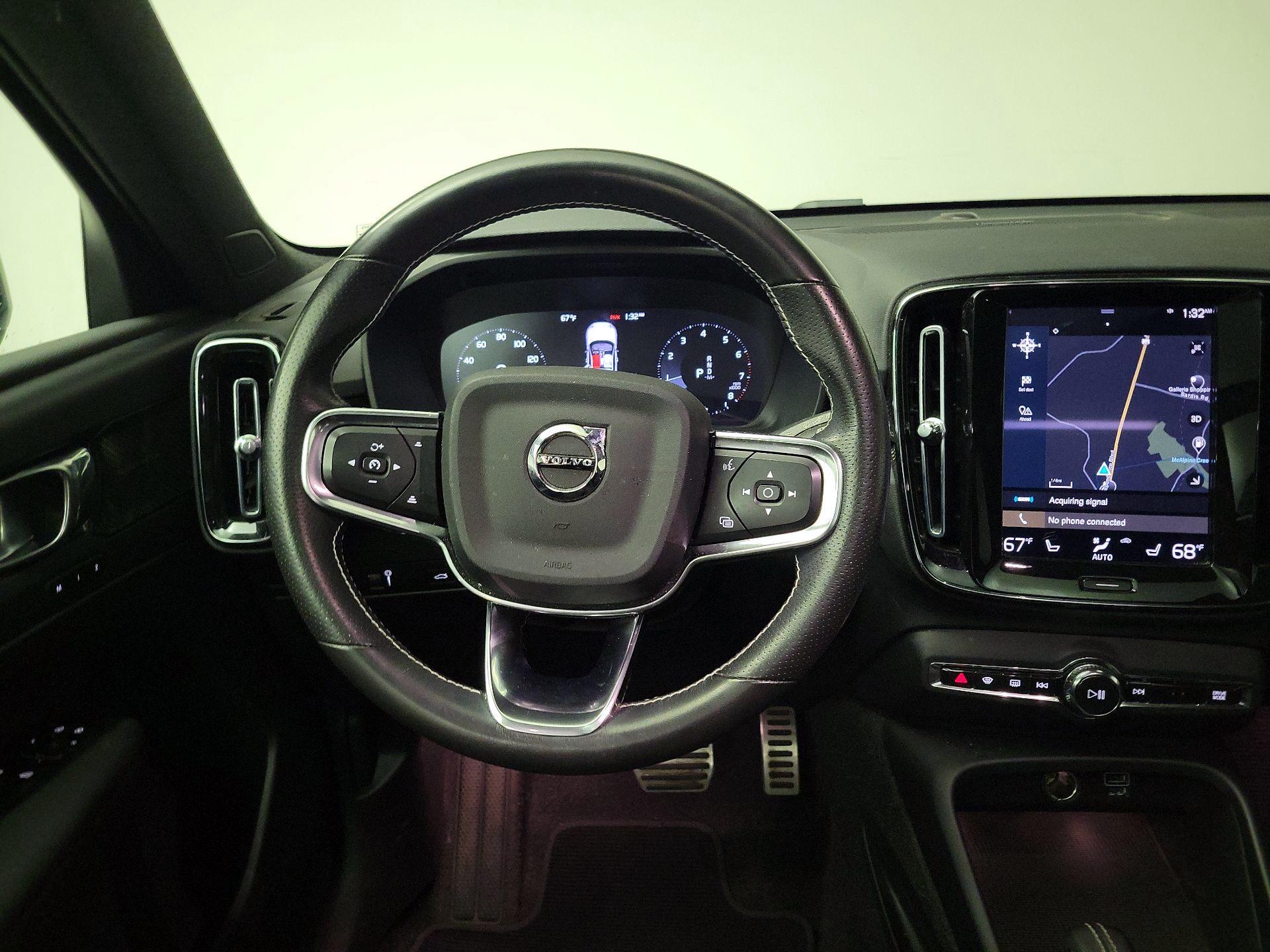 Thumbnail: 2021 Volvo XC40 - 10