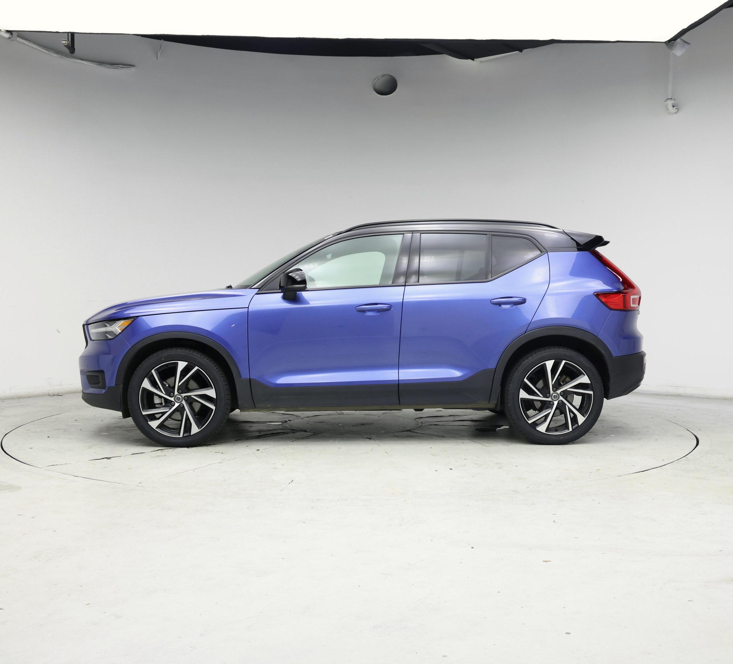 Thumbnail: 2021 Volvo XC40 - 3