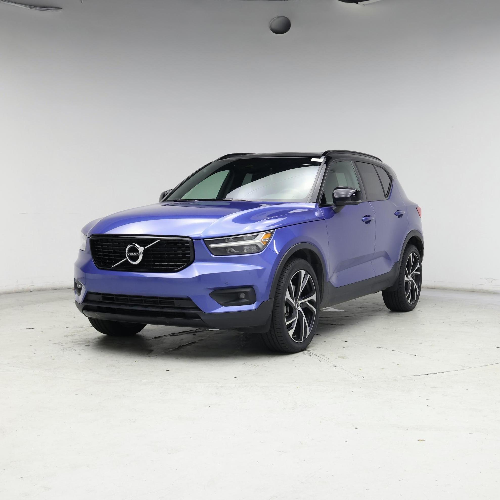 Thumbnail: 2021 Volvo XC40 - 4