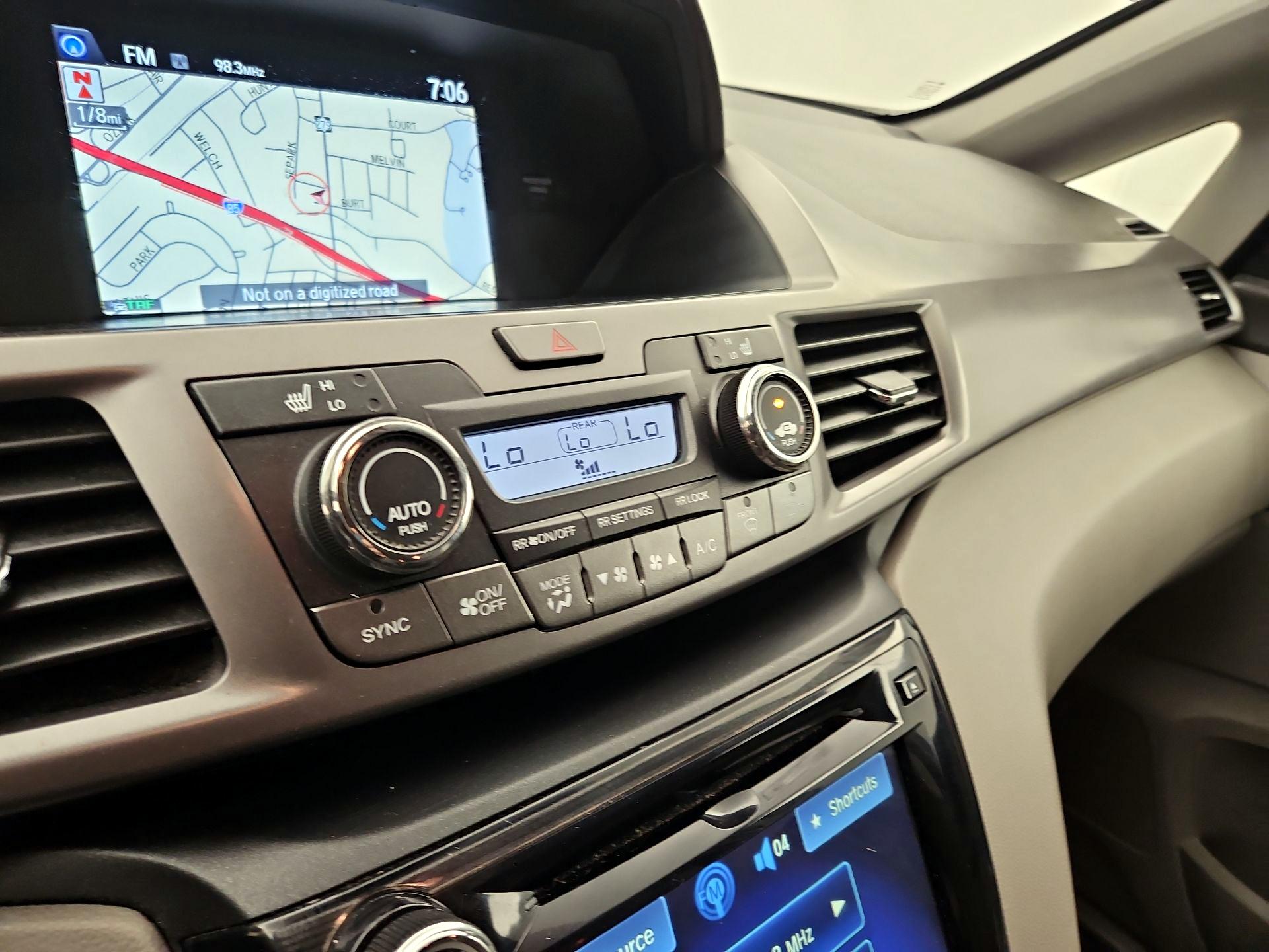 Thumbnail: 2014 Honda Odyssey - 17
