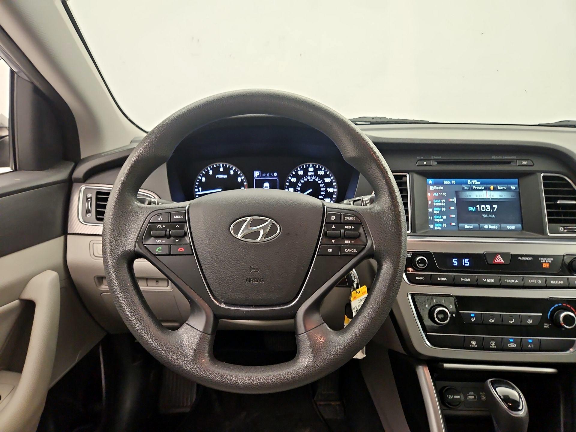 Thumbnail: 2016 Hyundai Sonata - 10
