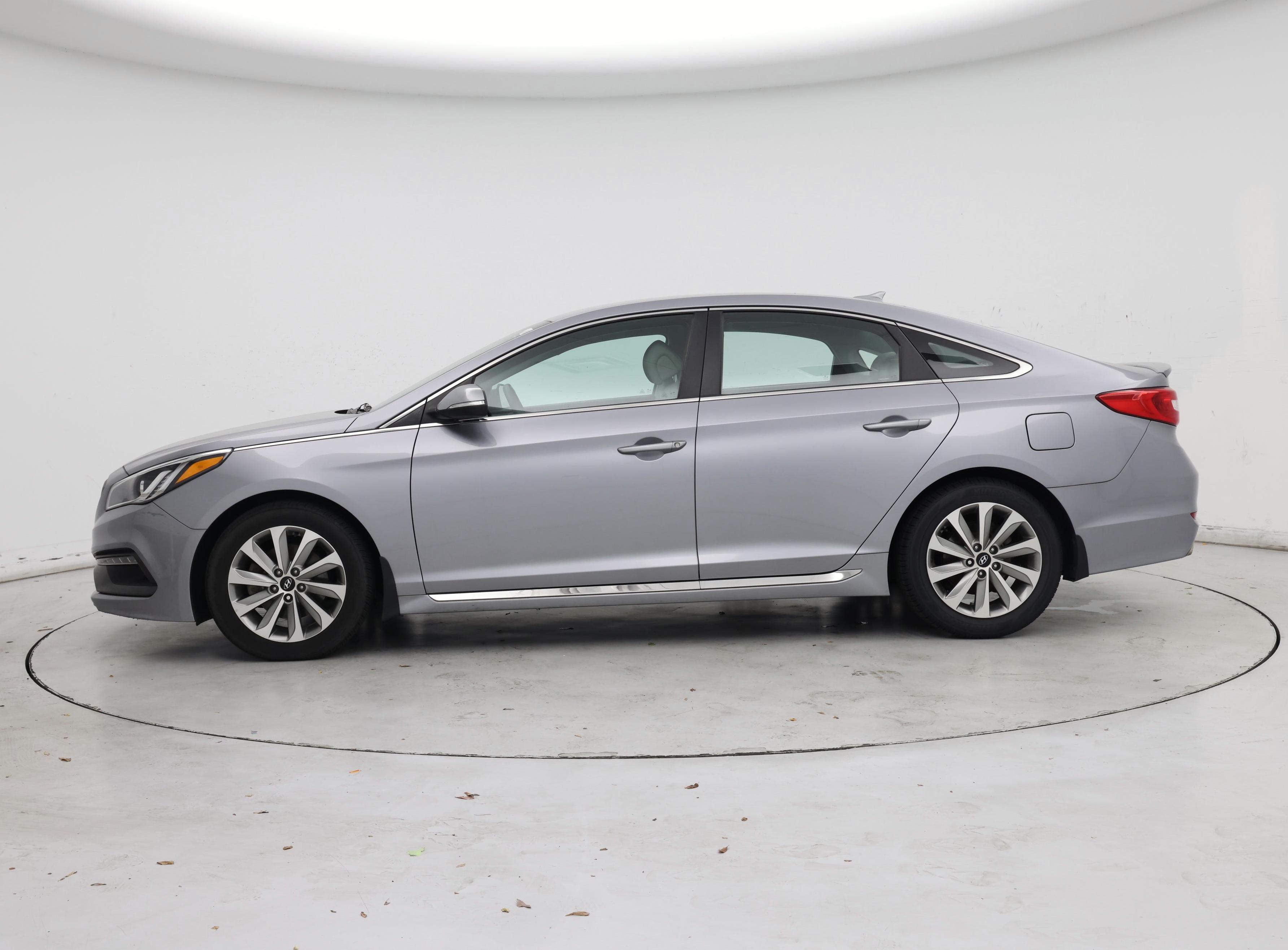 Thumbnail: 2016 Hyundai Sonata - 3