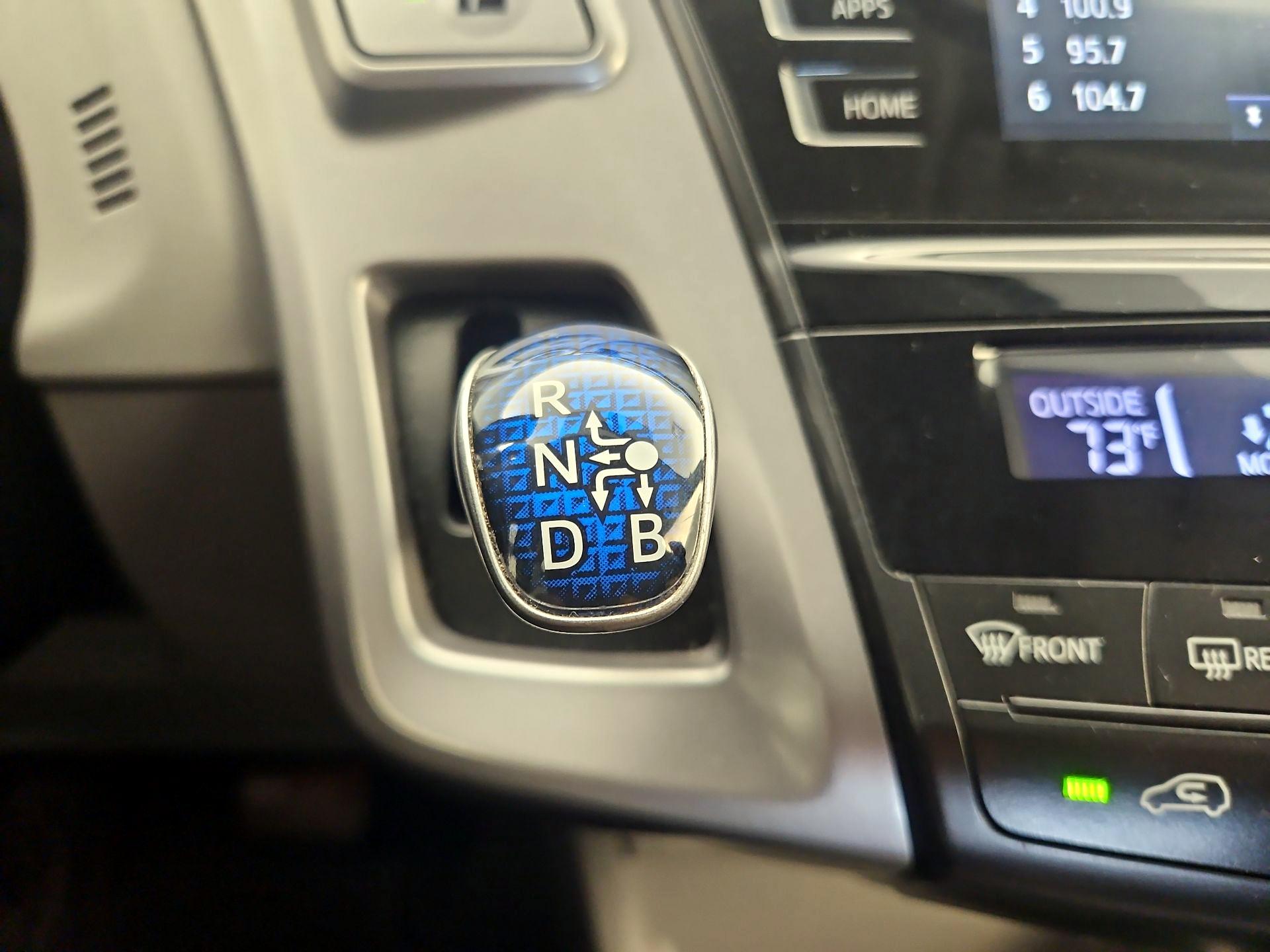 Thumbnail: 2016 Toyota Prius v - 18
