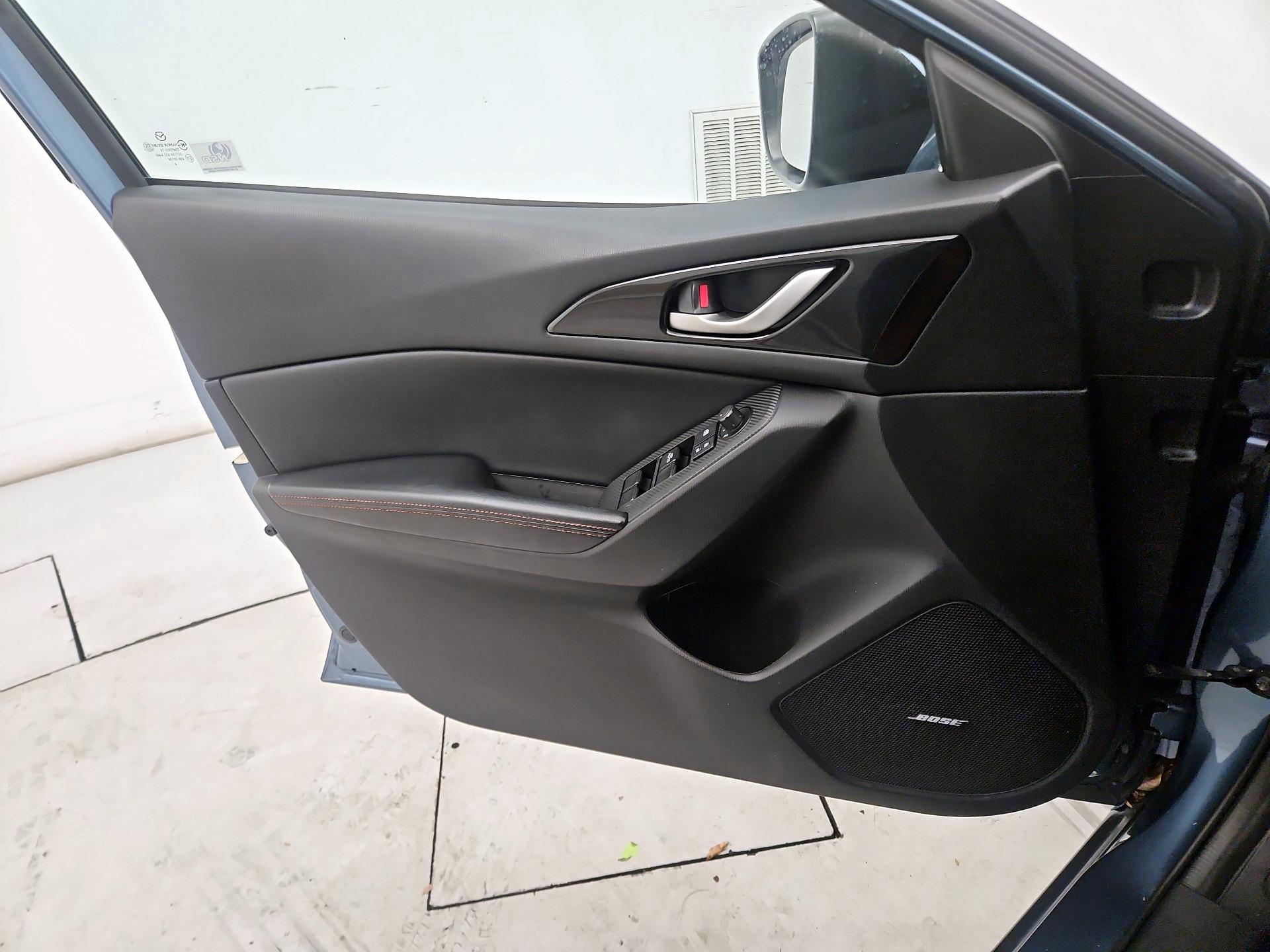 Thumbnail: 2015 Mazda Mazda3 - 12