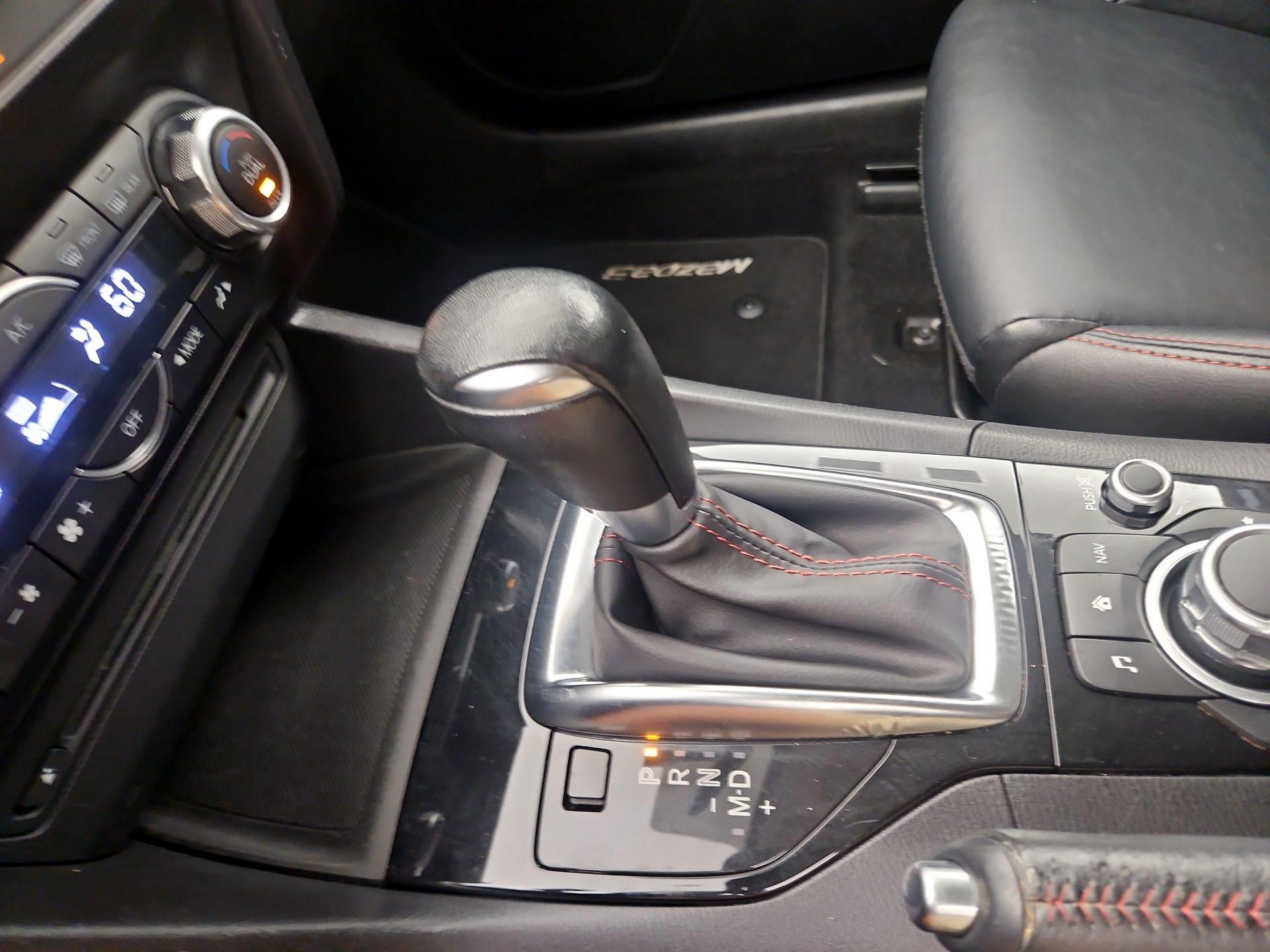 Thumbnail: 2015 Mazda Mazda3 - 18