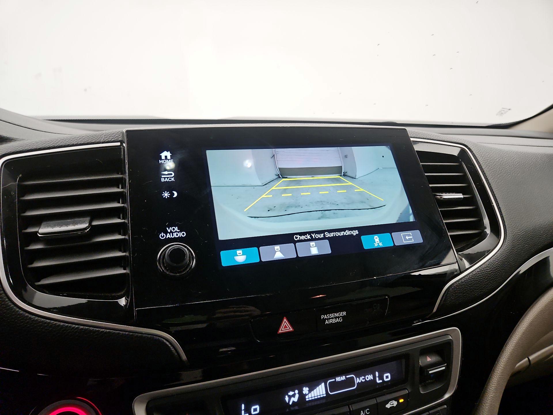 Thumbnail: 2019 Honda Pilot - 14