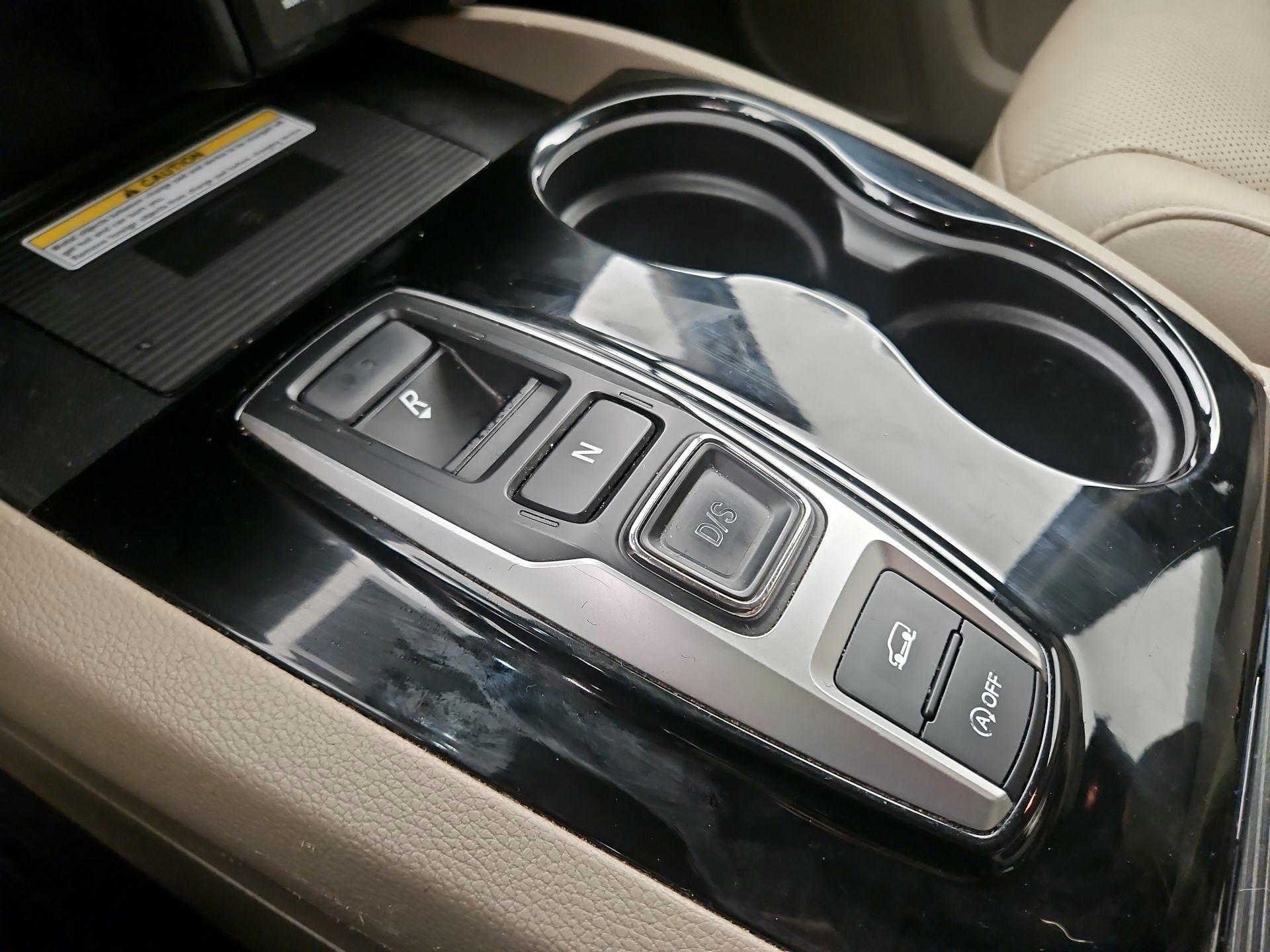Thumbnail: 2019 Honda Pilot - 17