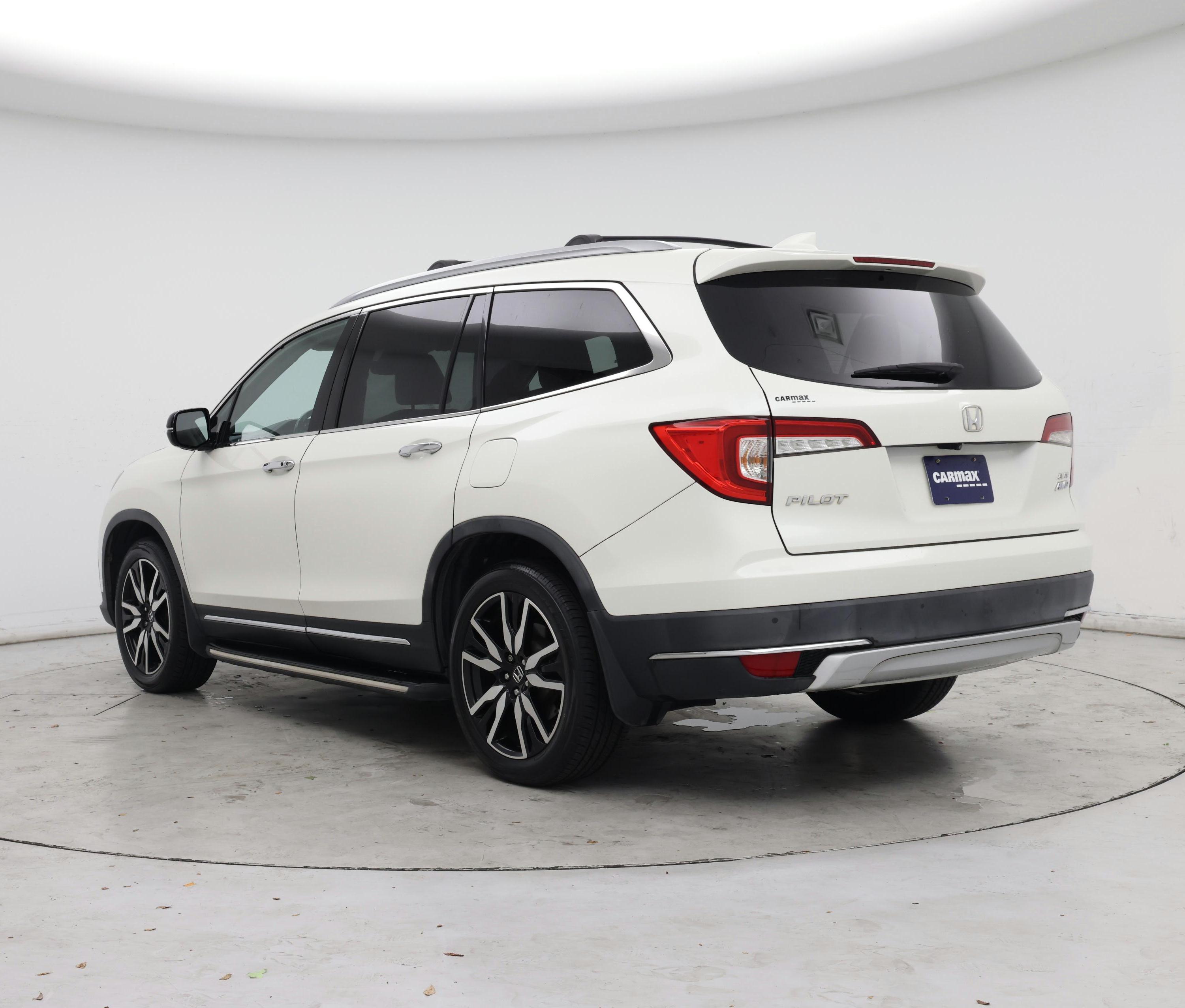 Thumbnail: 2019 Honda Pilot - 2