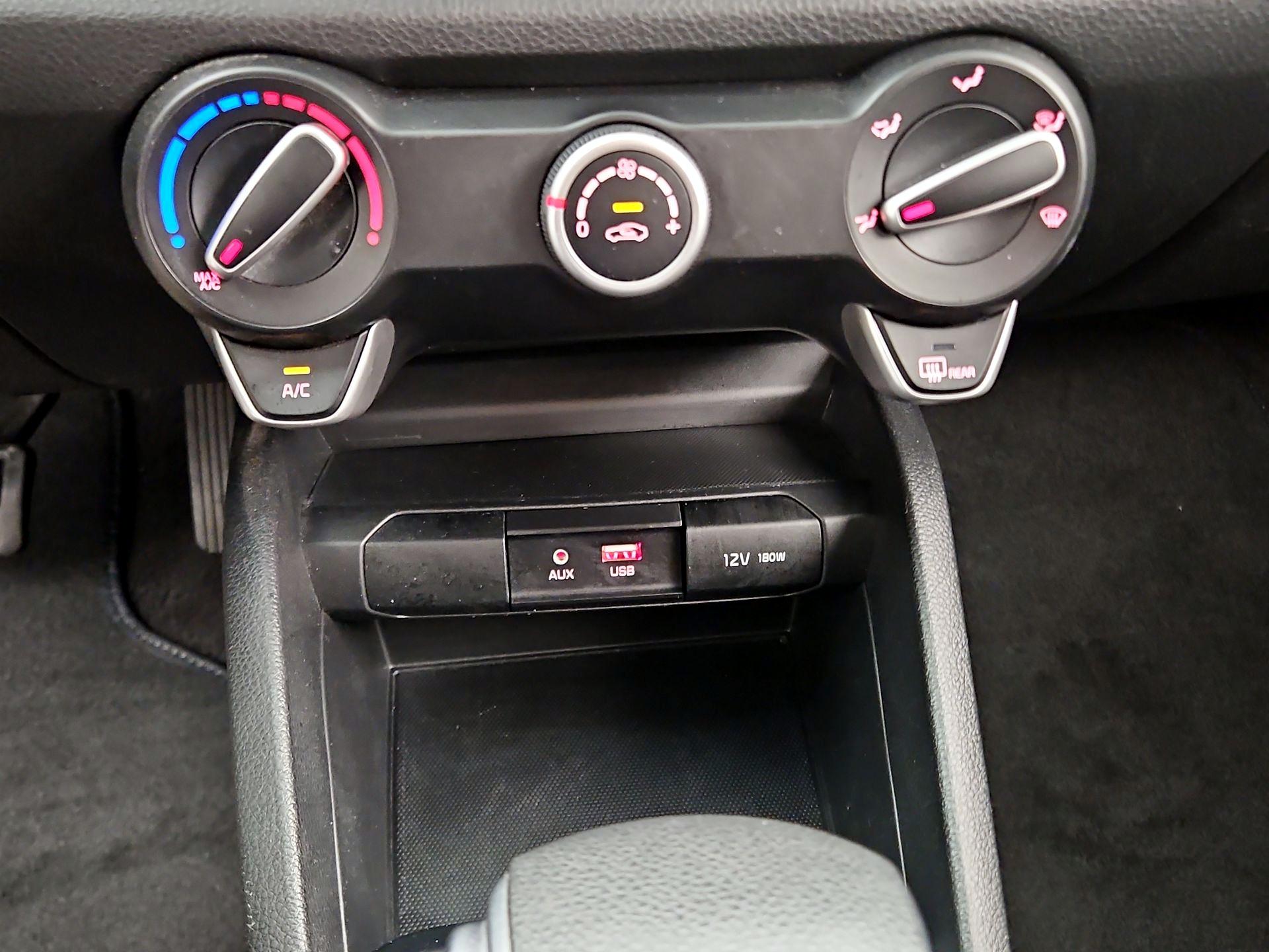Thumbnail: 2018 Kia Rio - 15