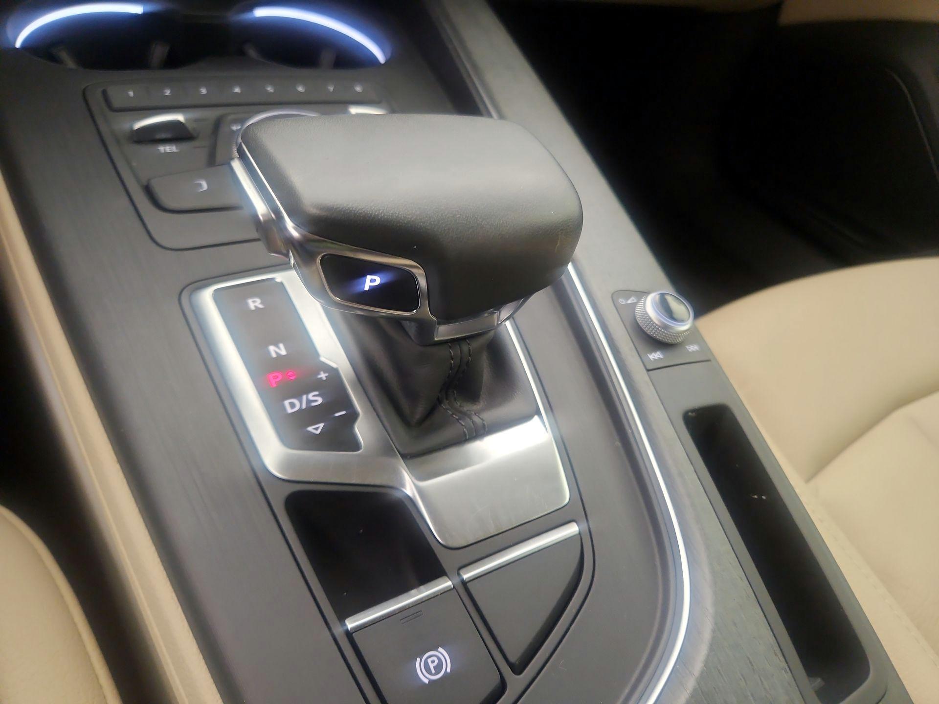 Thumbnail: 2019 Audi A4 - 17