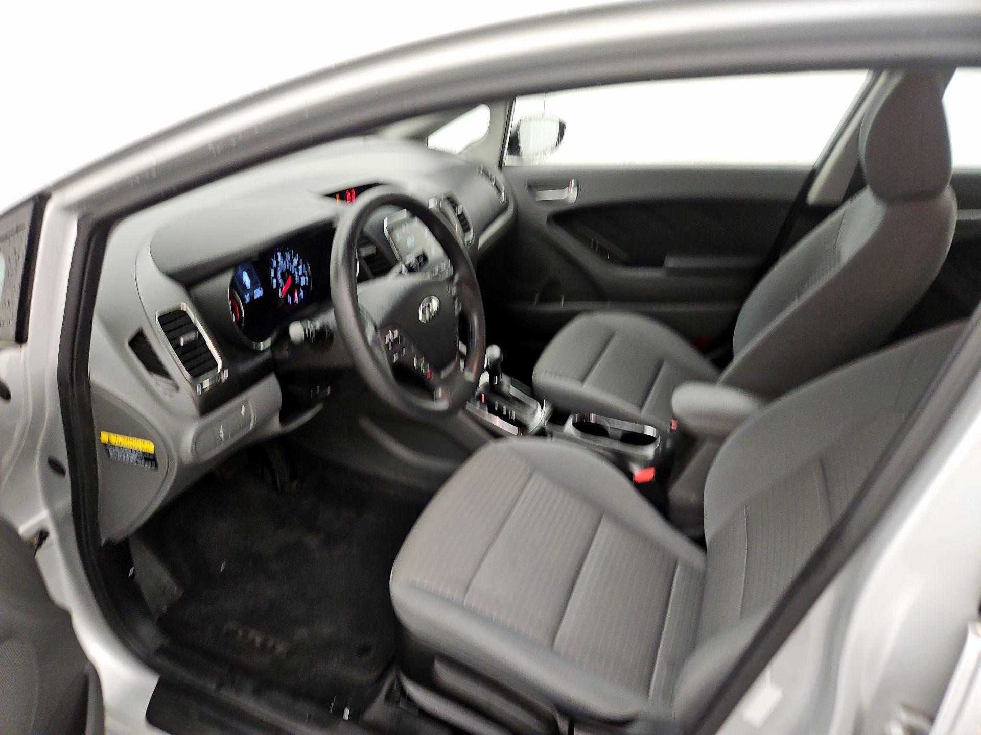 Thumbnail: 2018 Kia Forte - 11